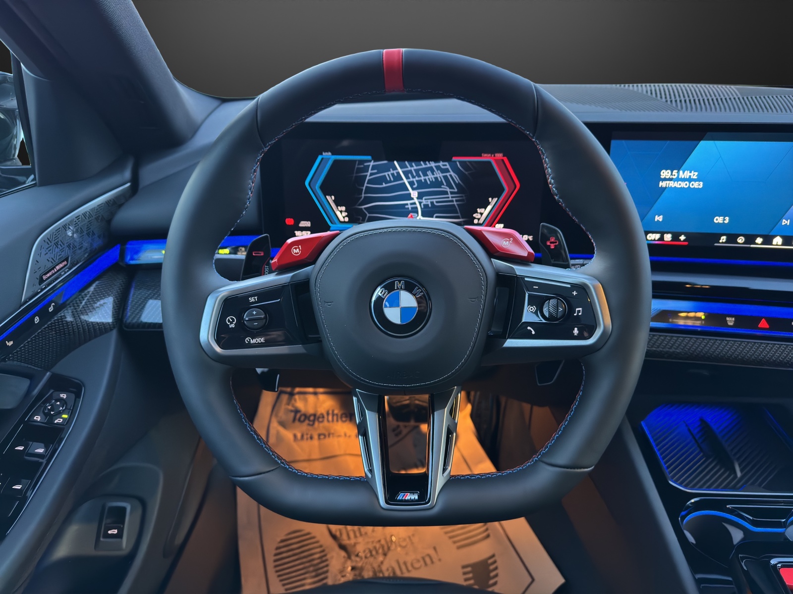 BMW M5 xDrive Touring-image-10