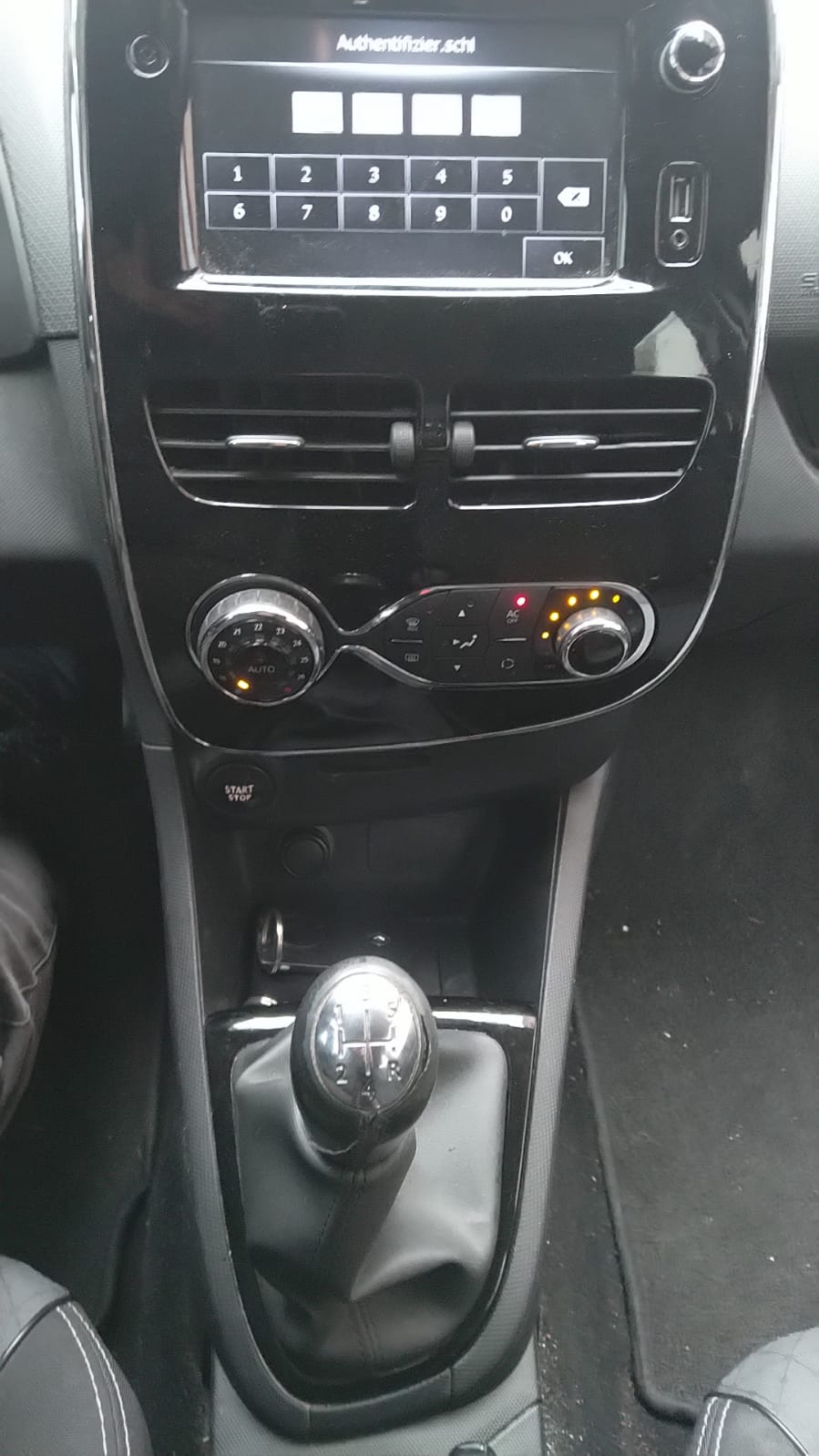 RENAULT Clio Grandtour 1.5 dCi Expression-image-9