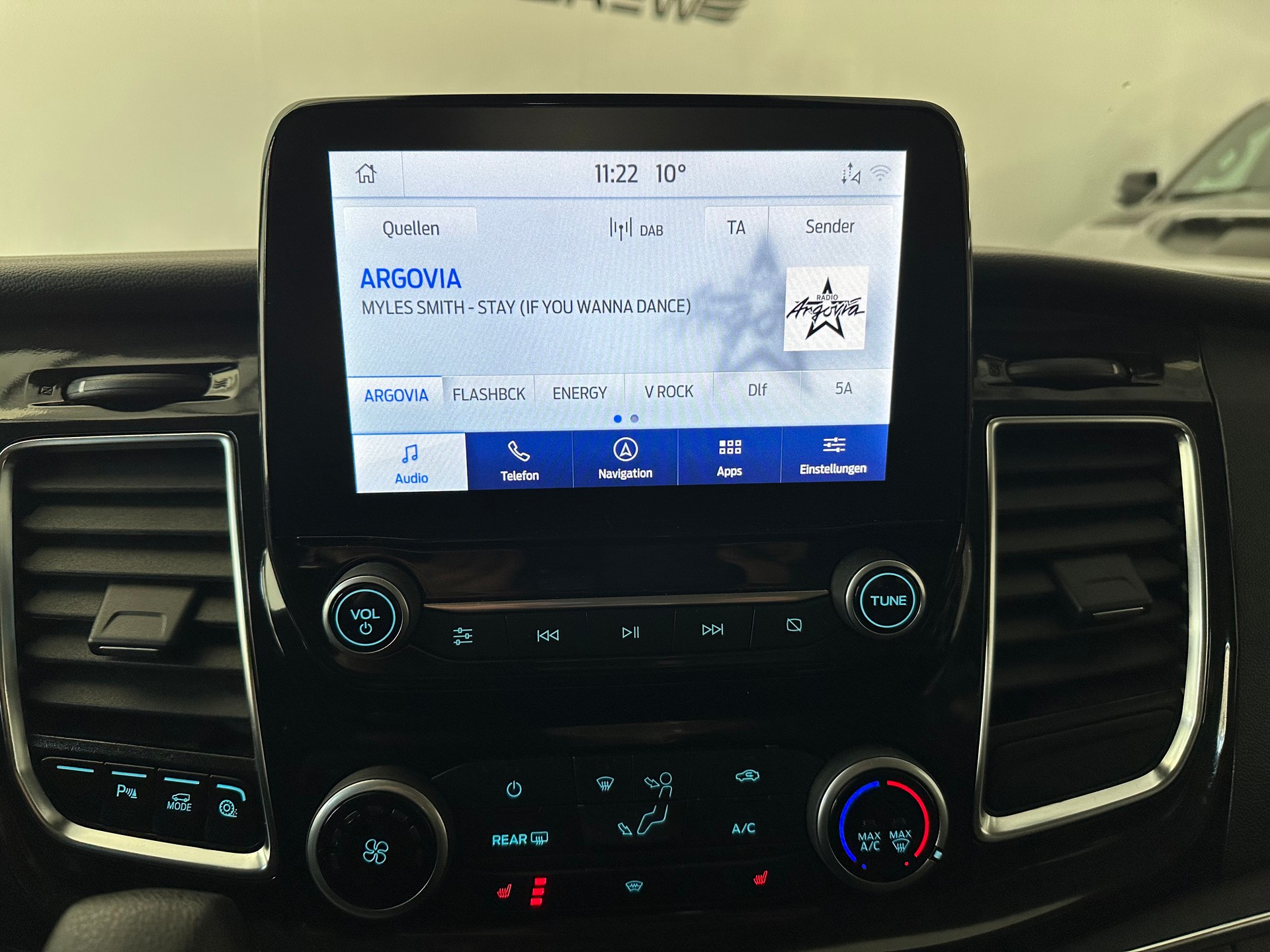 FORD Tourneo Custom 320 L2H1 Titanium X A-image-8