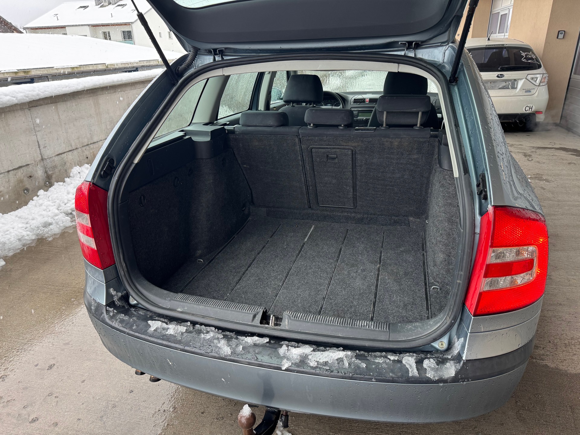 SKODA Octavia 1.9 TDI Adventure 4x4-image-6