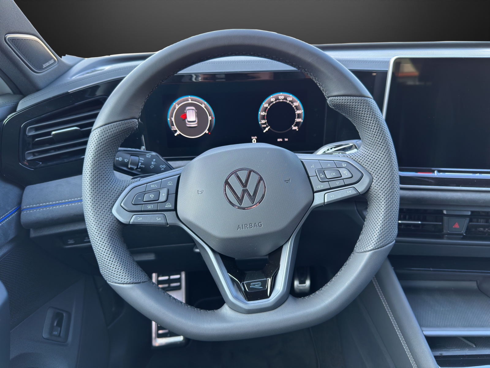 VW Tiguan 2.0 TDI SCR R-Line 4Motion DSG-image-10