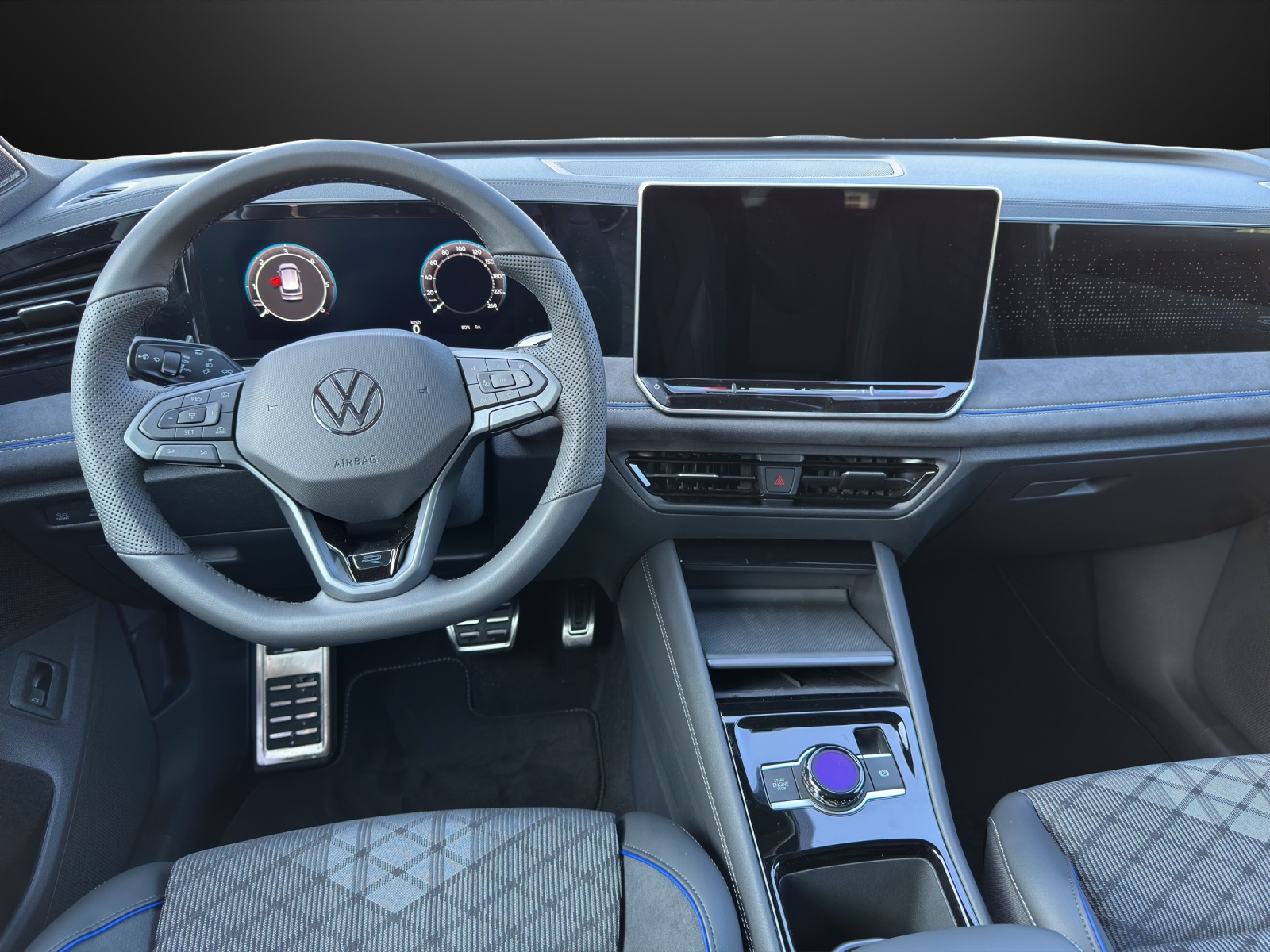 VW Tiguan 2.0 TDI SCR R-Line 4Motion DSG-image-9