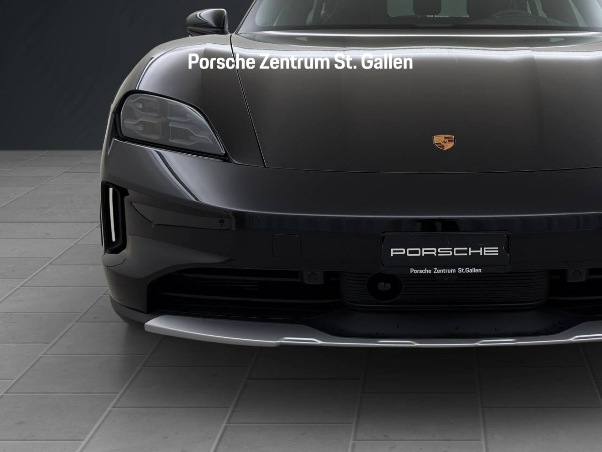 PORSCHE Taycan 4 Cross Turismo-image-8