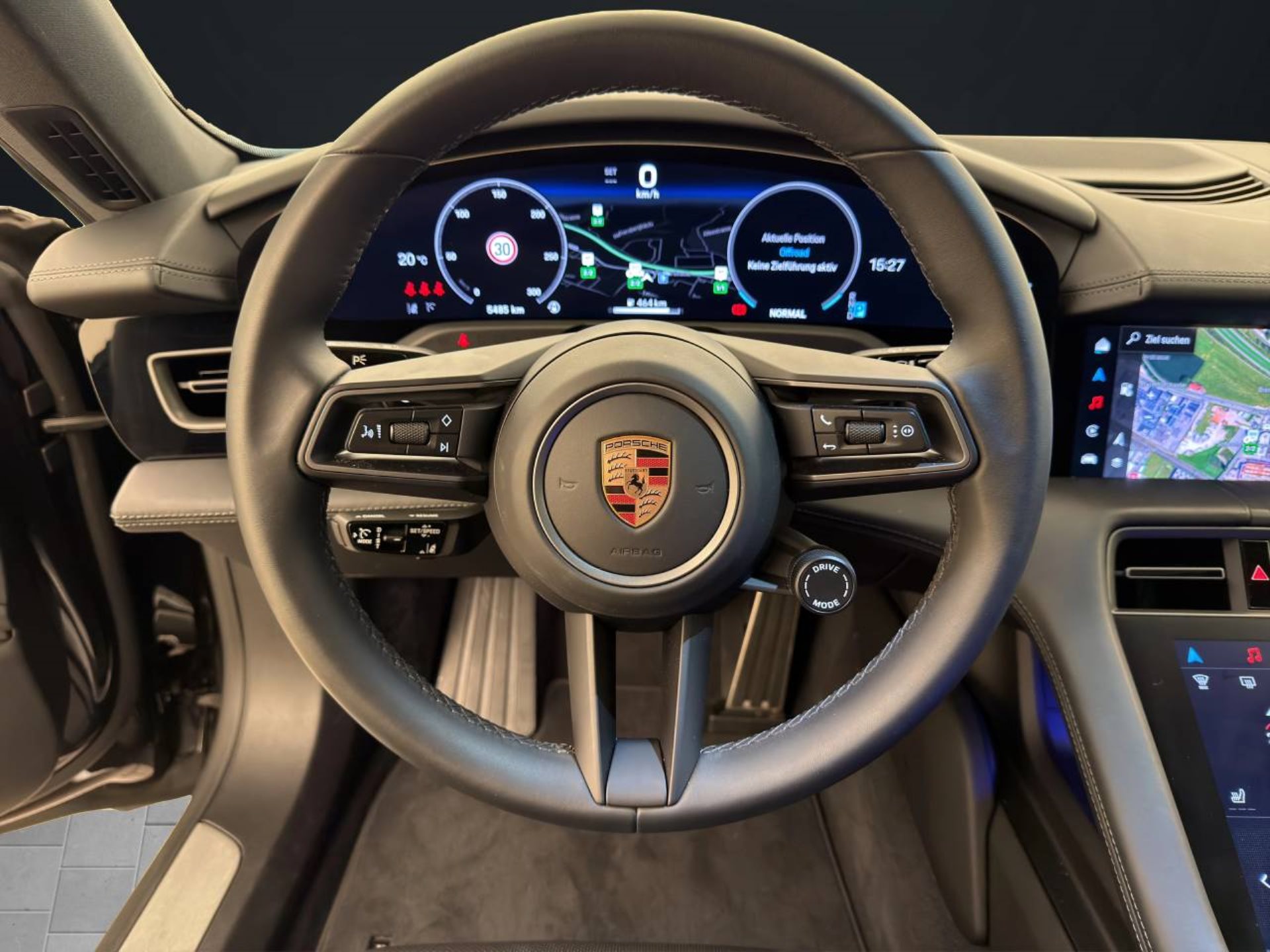 PORSCHE Taycan 4 Cross Turismo-image-13