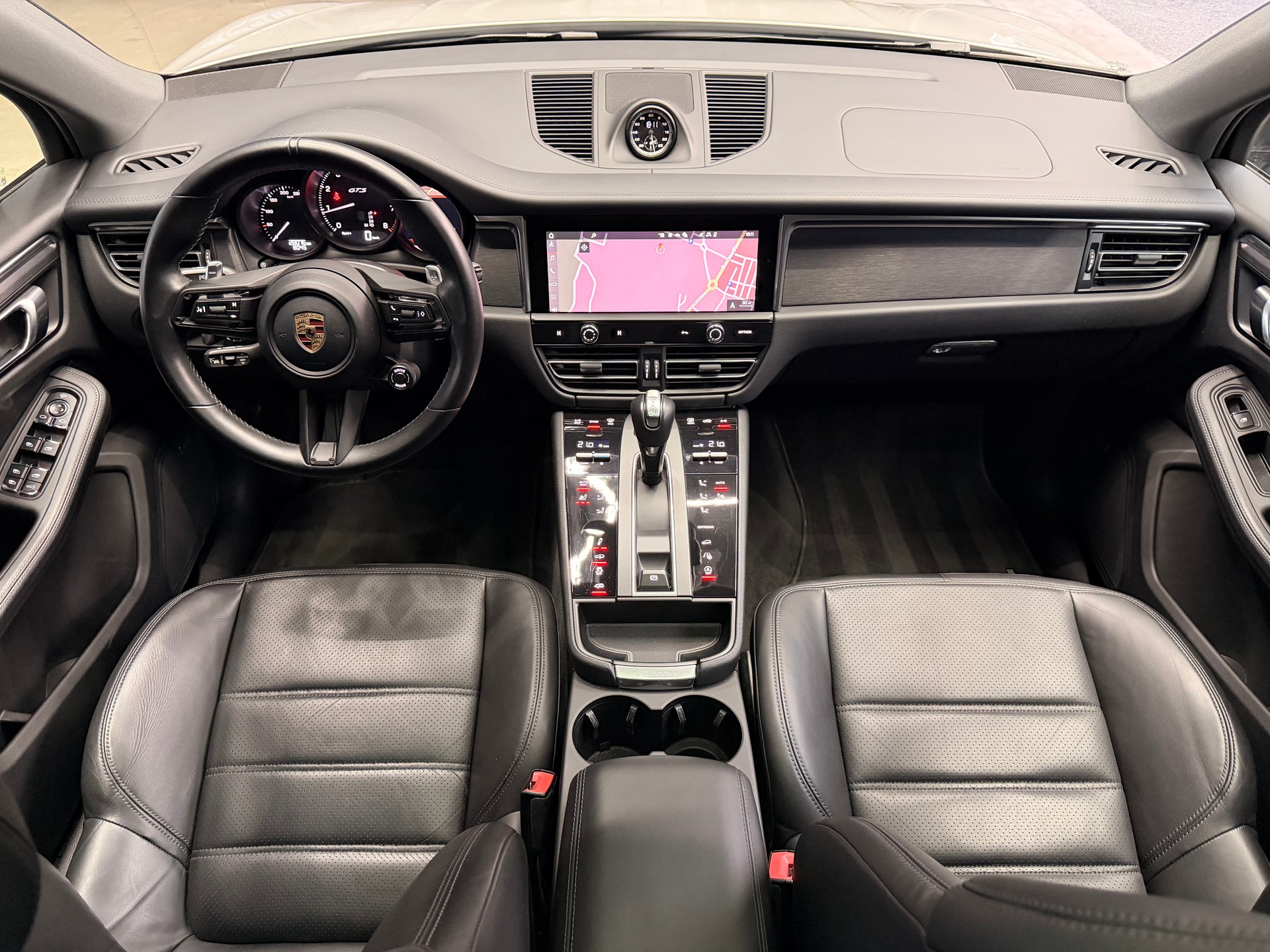 PORSCHE Macan GTS PDK-image-9