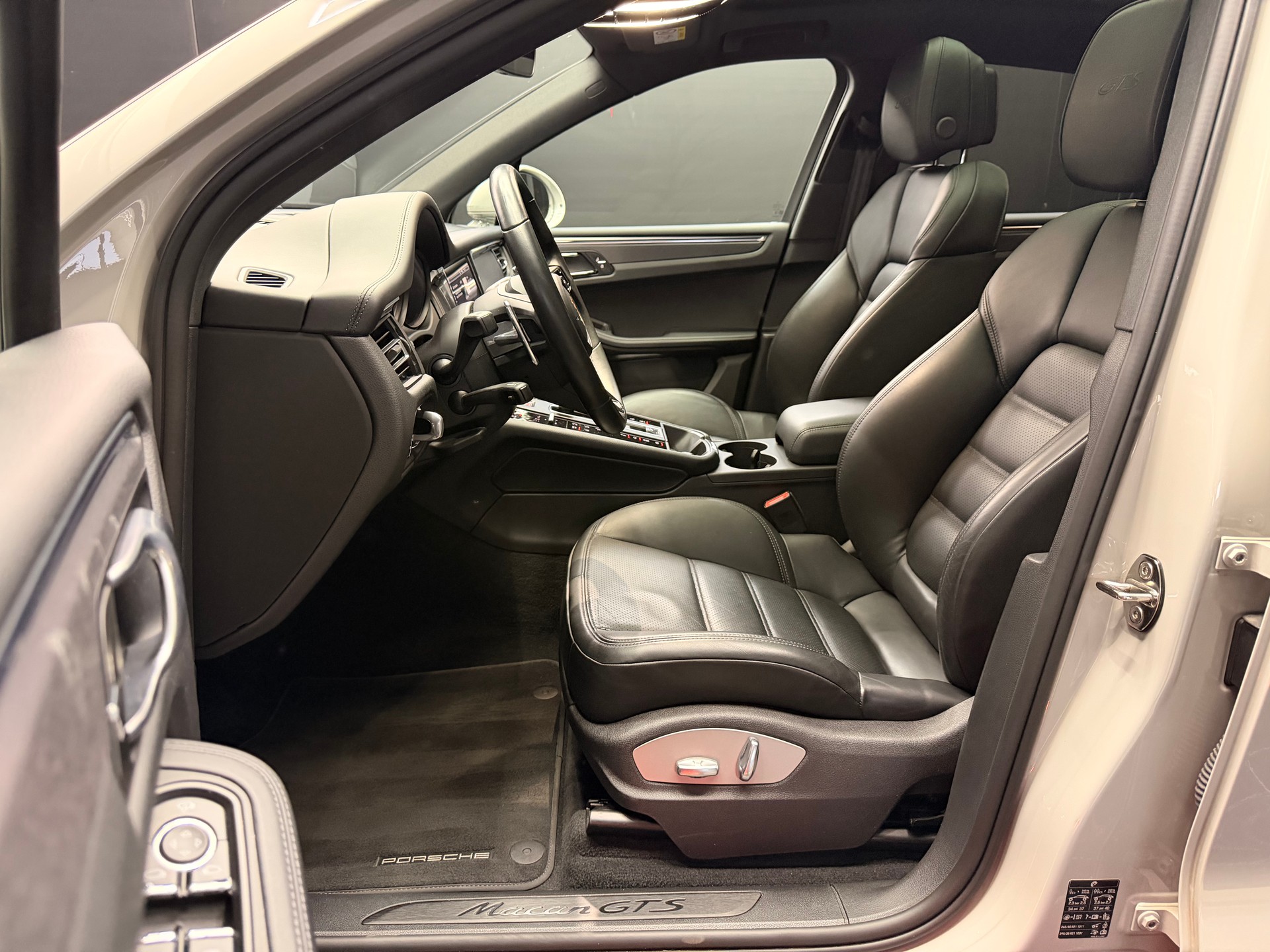 PORSCHE Macan GTS PDK-image-7