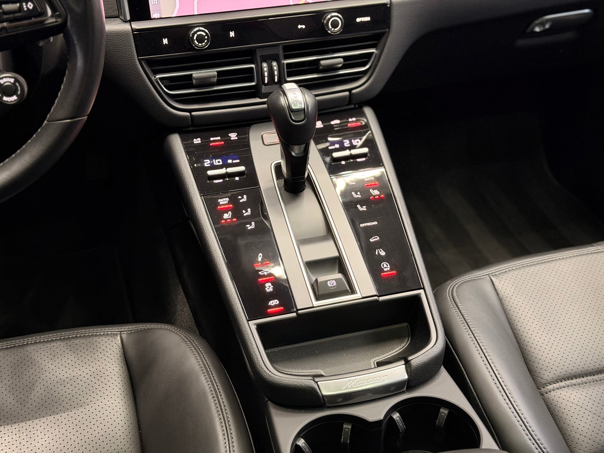 PORSCHE Macan GTS PDK-image-11