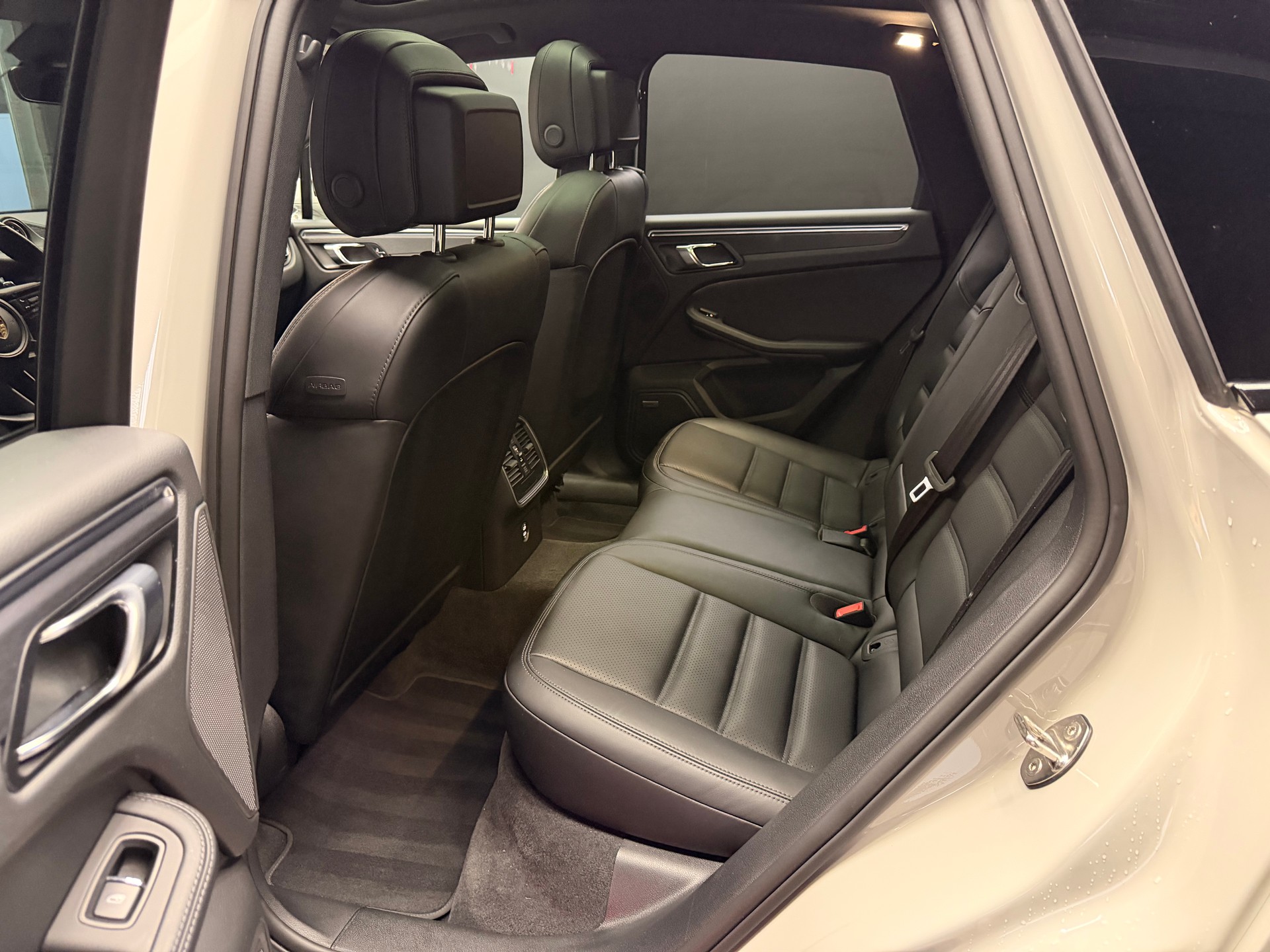 PORSCHE Macan GTS PDK-image-8