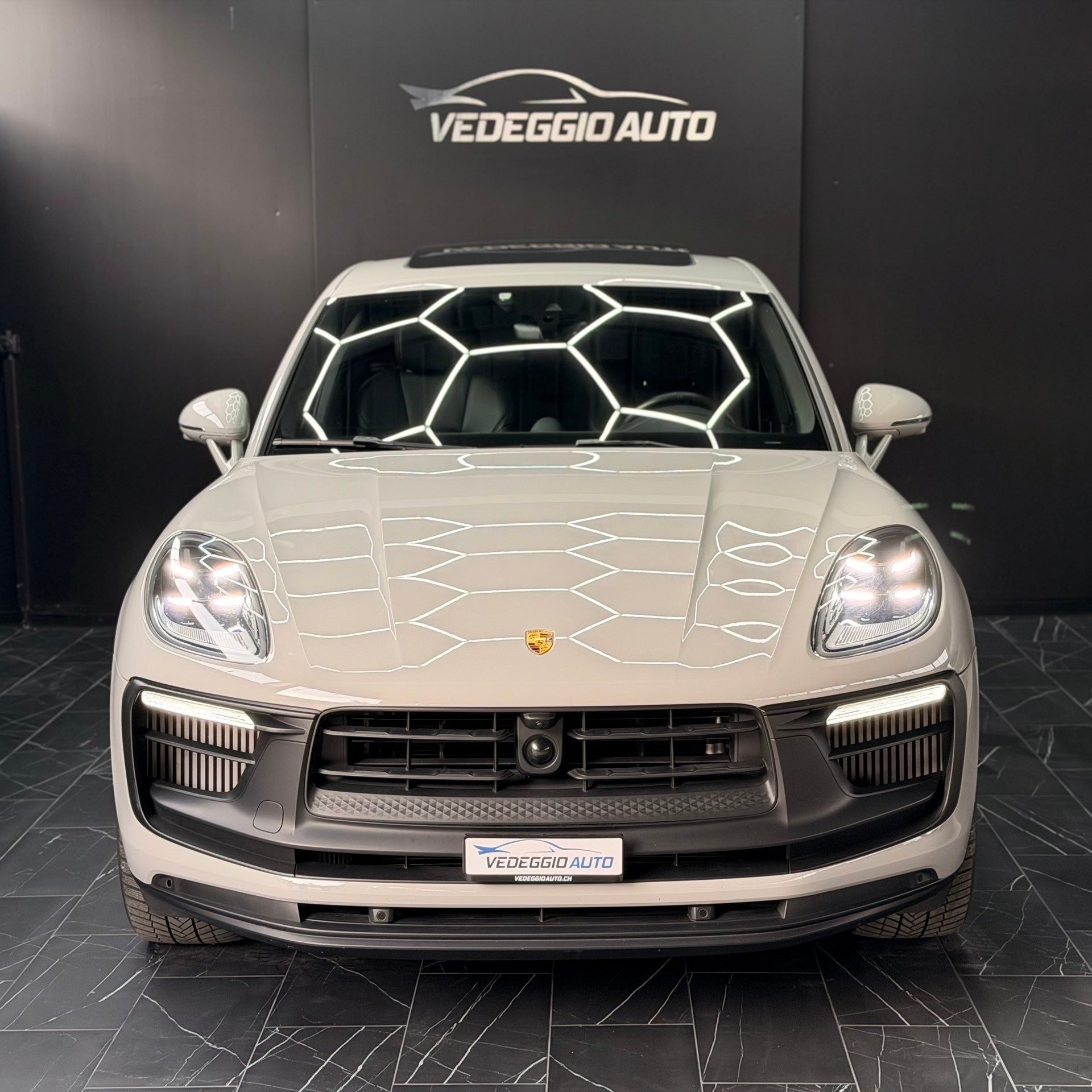 PORSCHE Macan GTS PDK-image-2