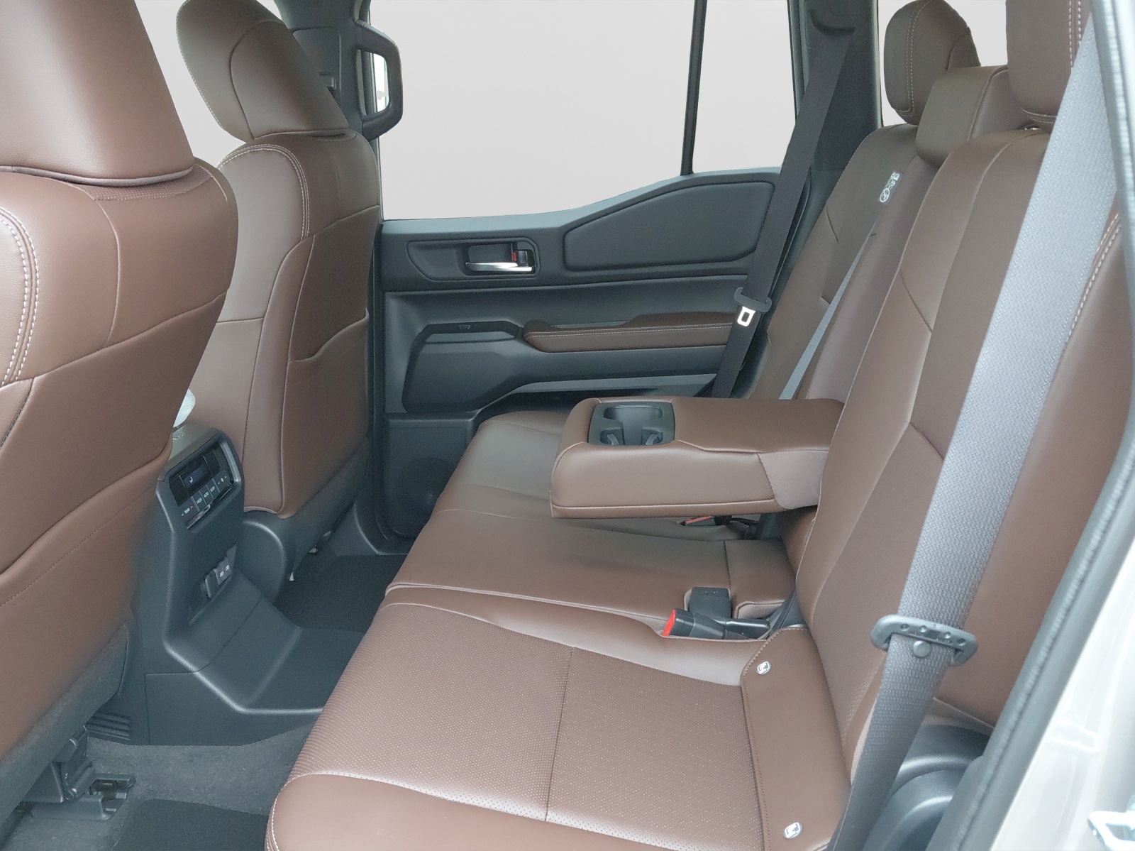 TOYOTA Land Cruiser 2.8 D 48V Style-image-12