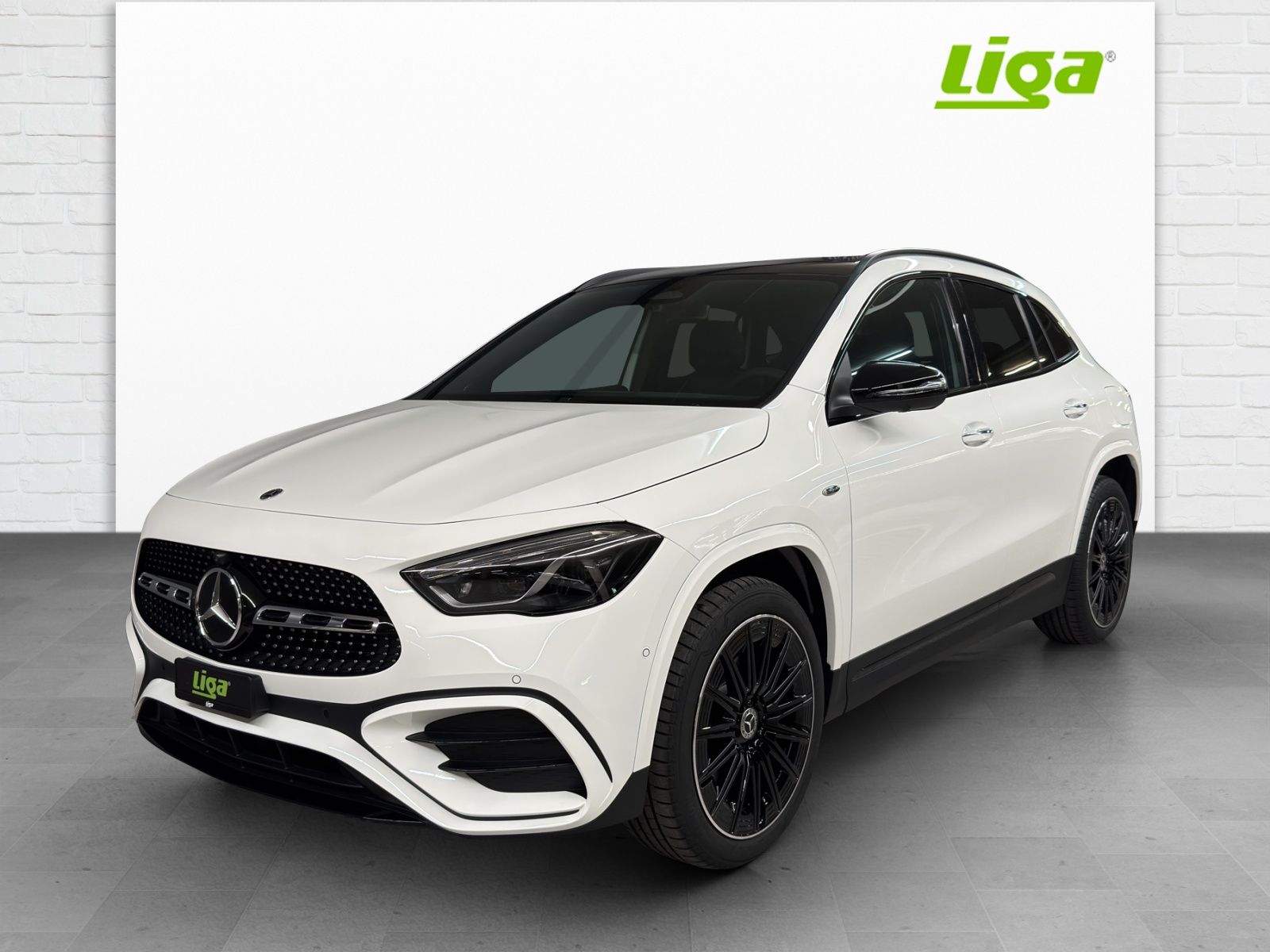 MERCEDES-BENZ GLA 250 e AMG Line EQ Hybrid Technology-showroom-element-1