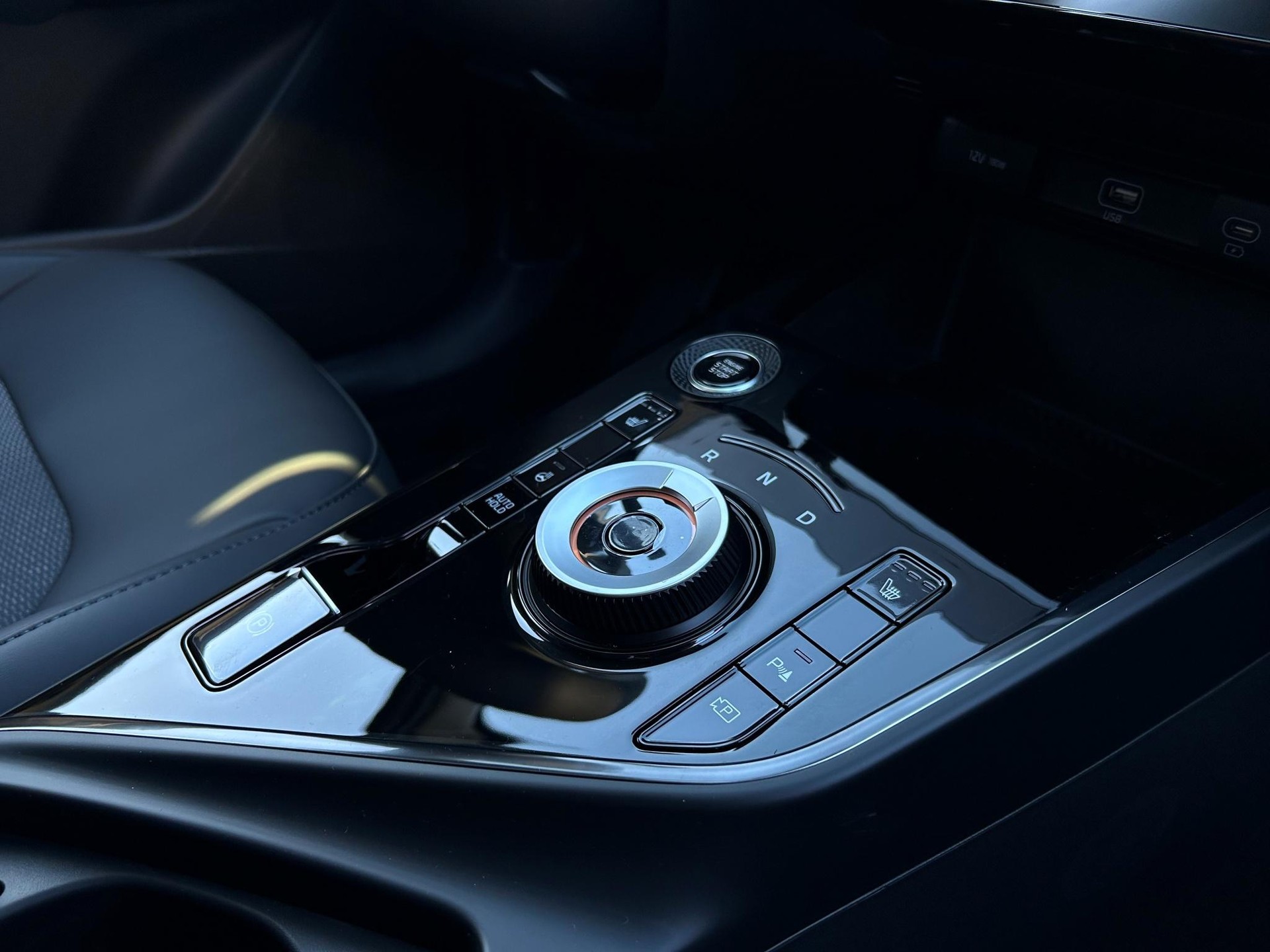 KIA Niro 1.6 GDi Hybrid Power Edition-image-8
