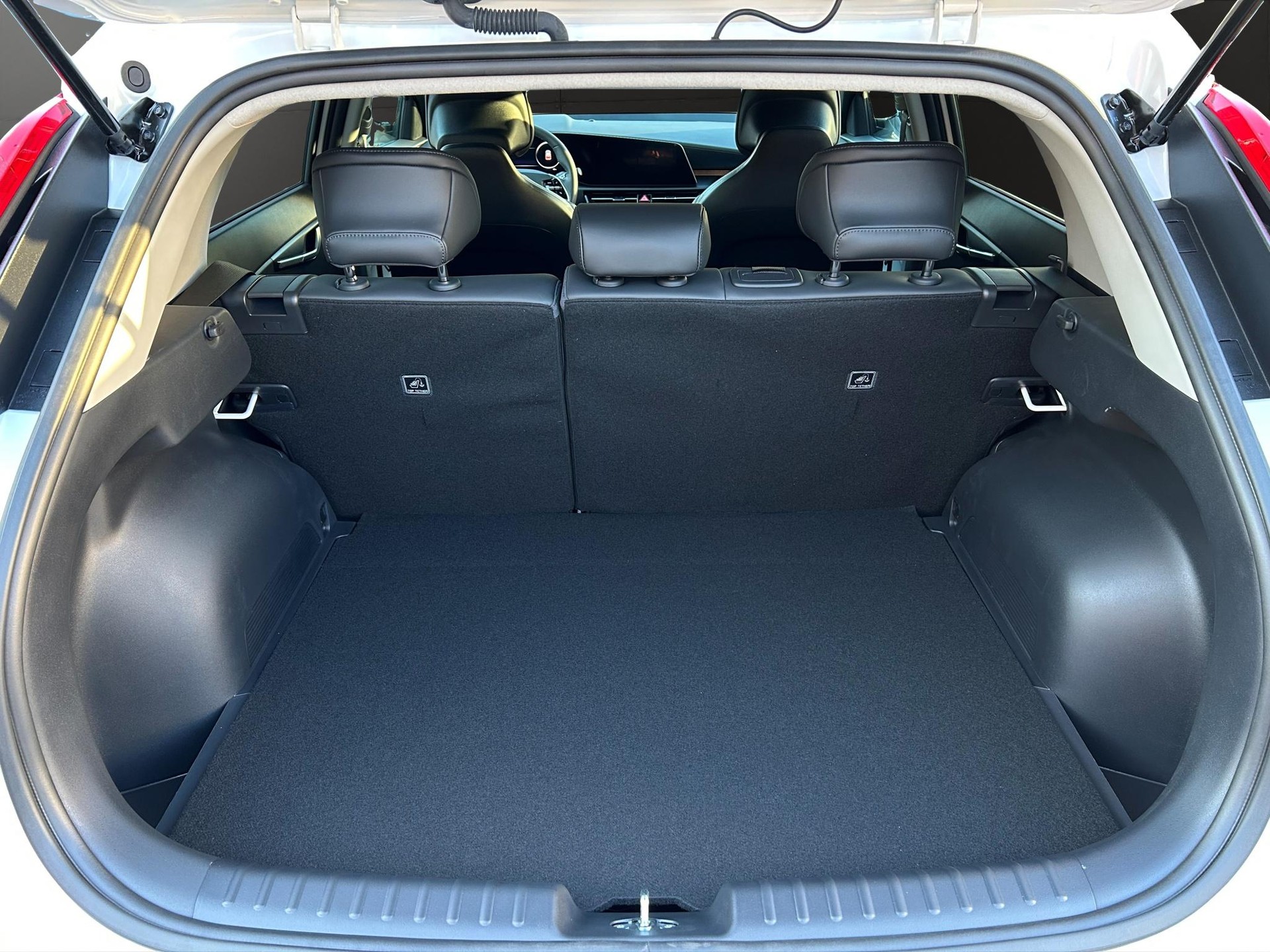 KIA Niro 1.6 GDi Hybrid Power Edition-image-11