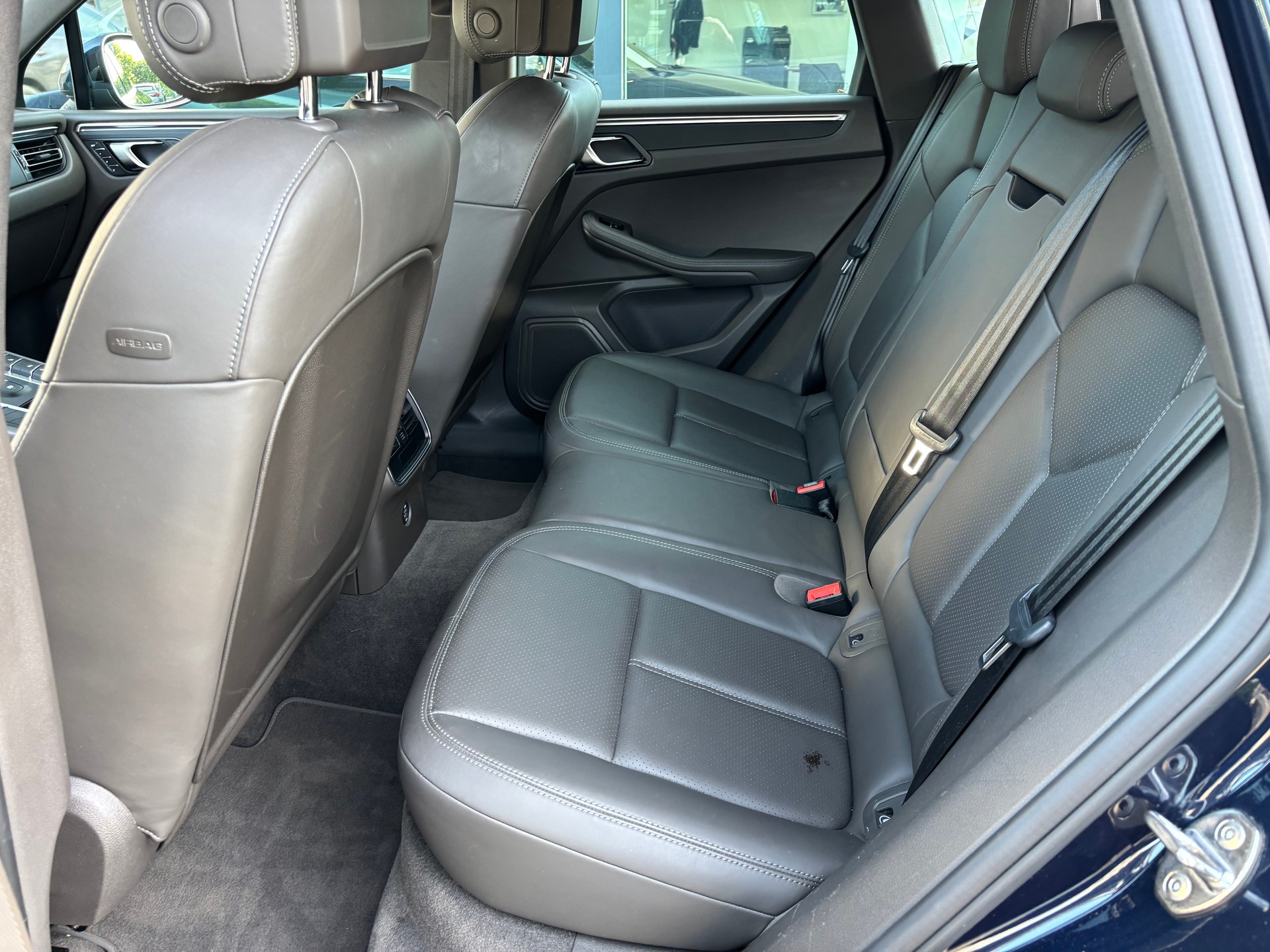 PORSCHE Macan PDK-image-12