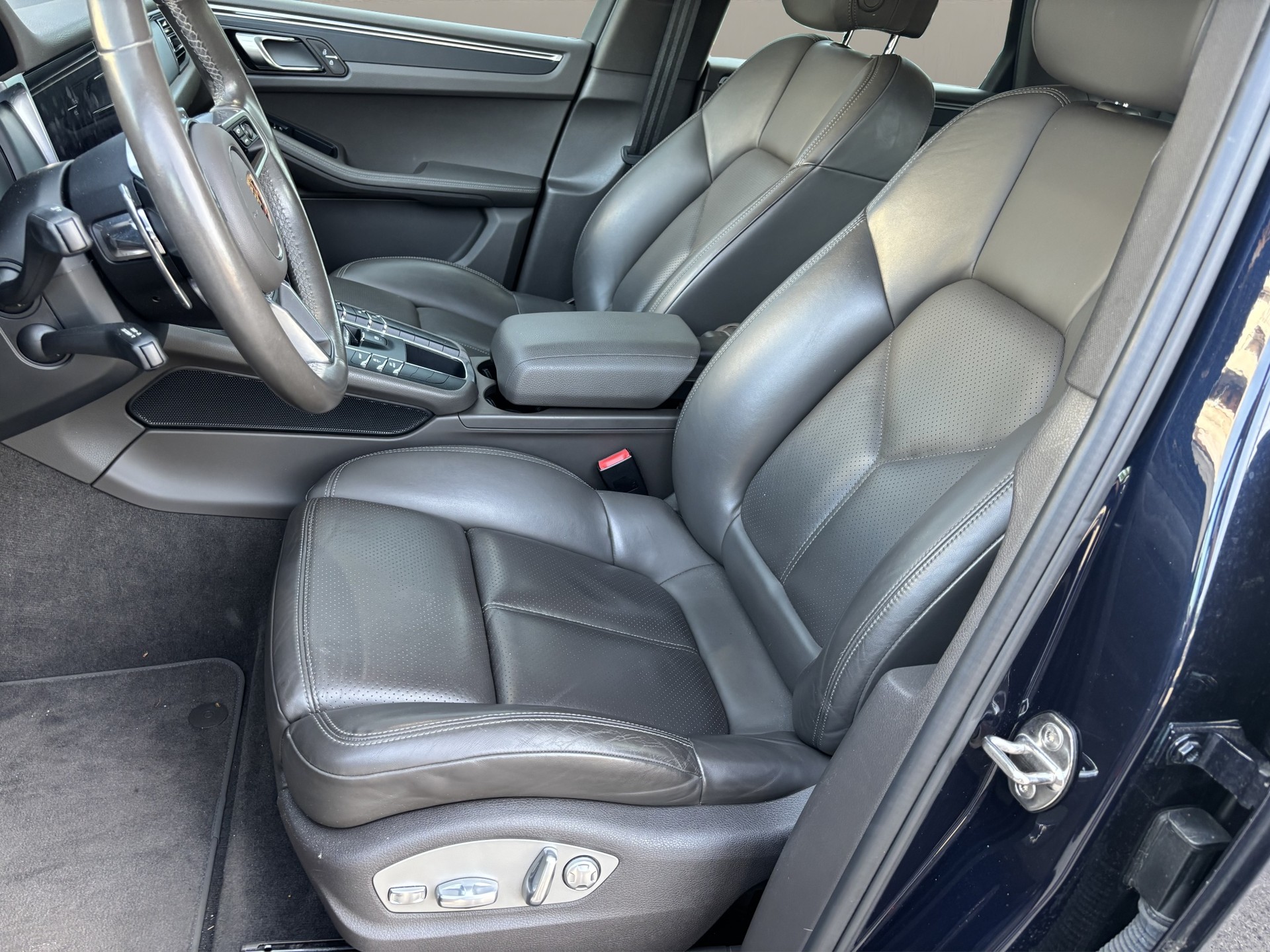 PORSCHE Macan PDK-image-15