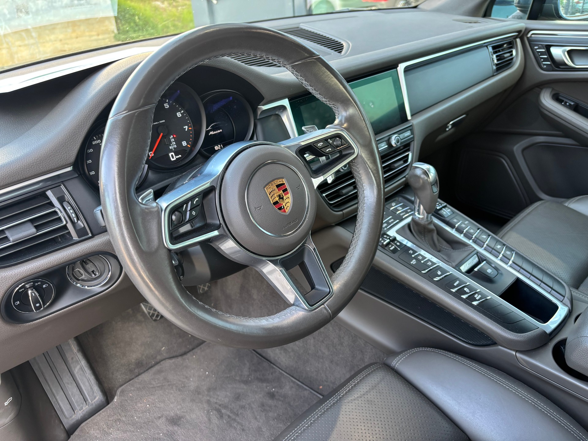 PORSCHE Macan PDK-image-9