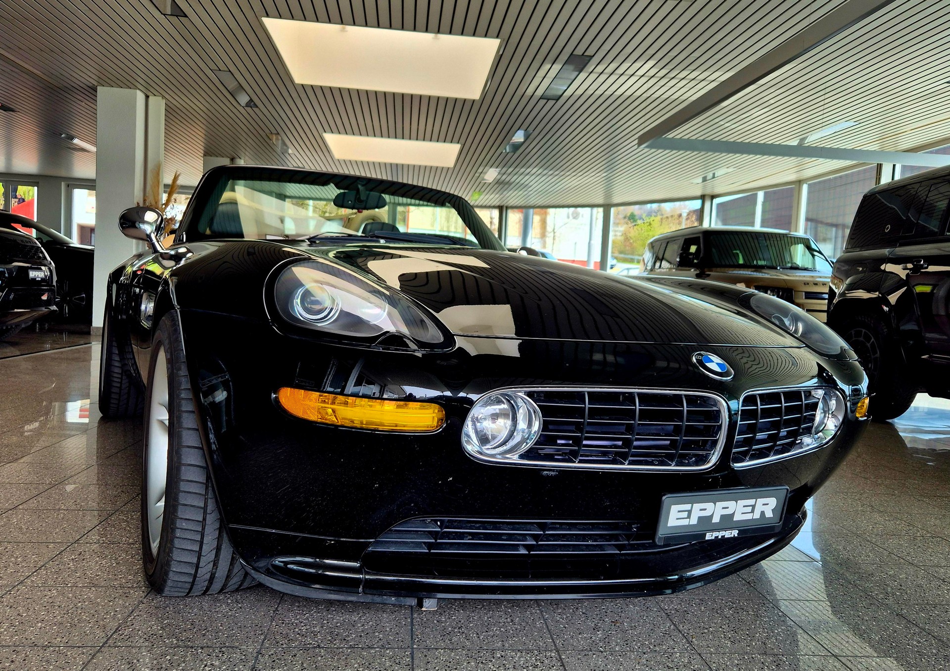 BMW Z8 Roadster-image-5