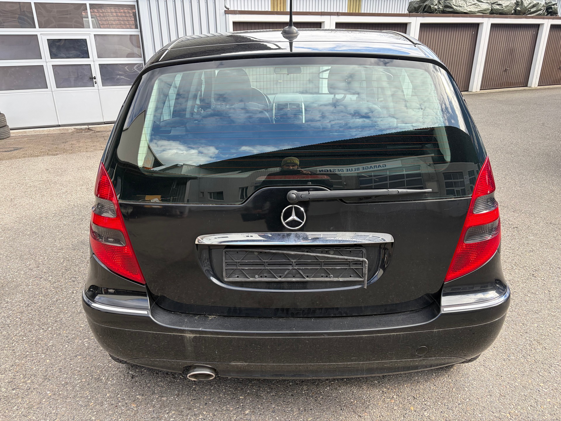 MERCEDES-BENZ A 180-image-3