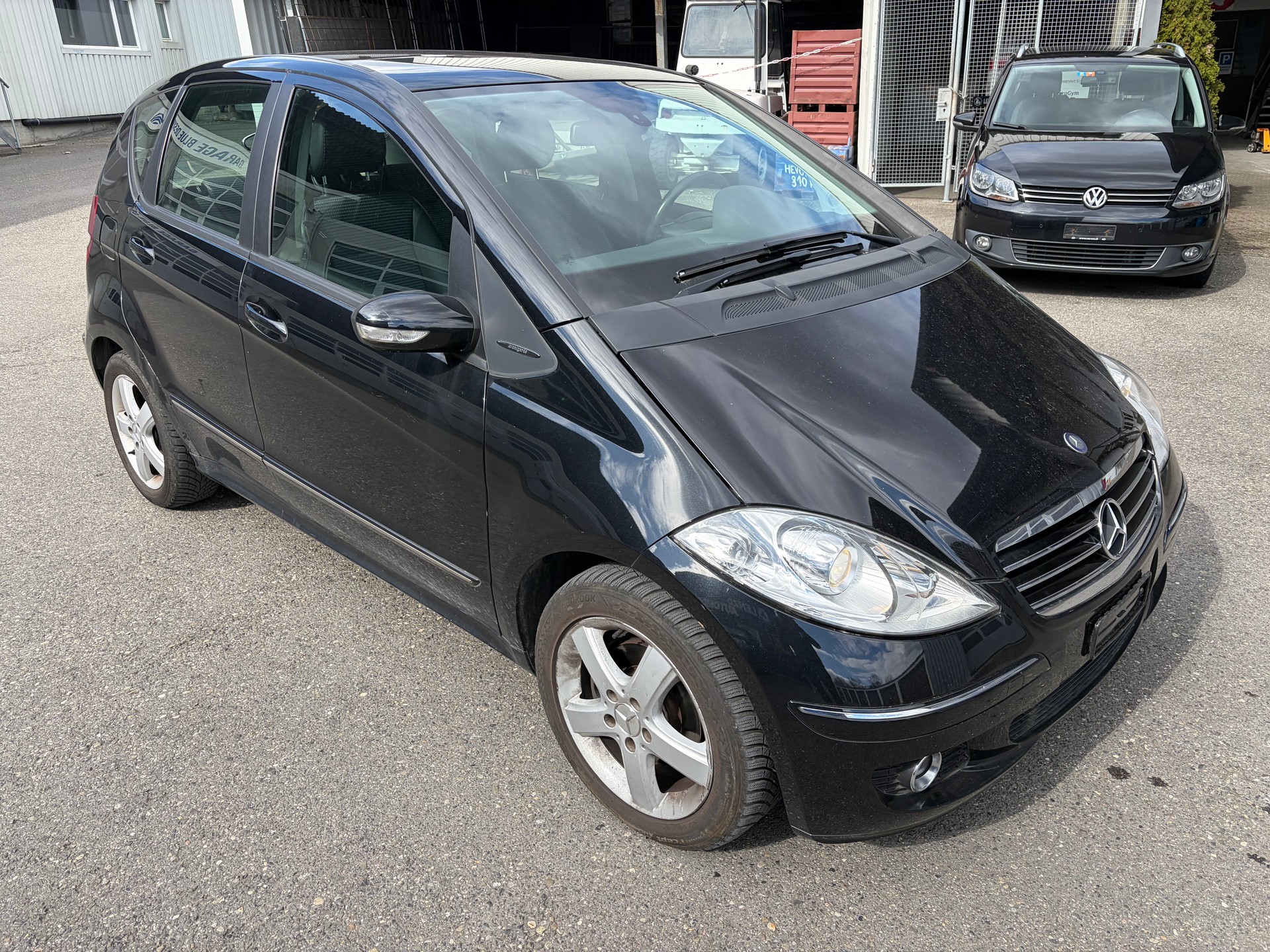 MERCEDES-BENZ A 180-image-1