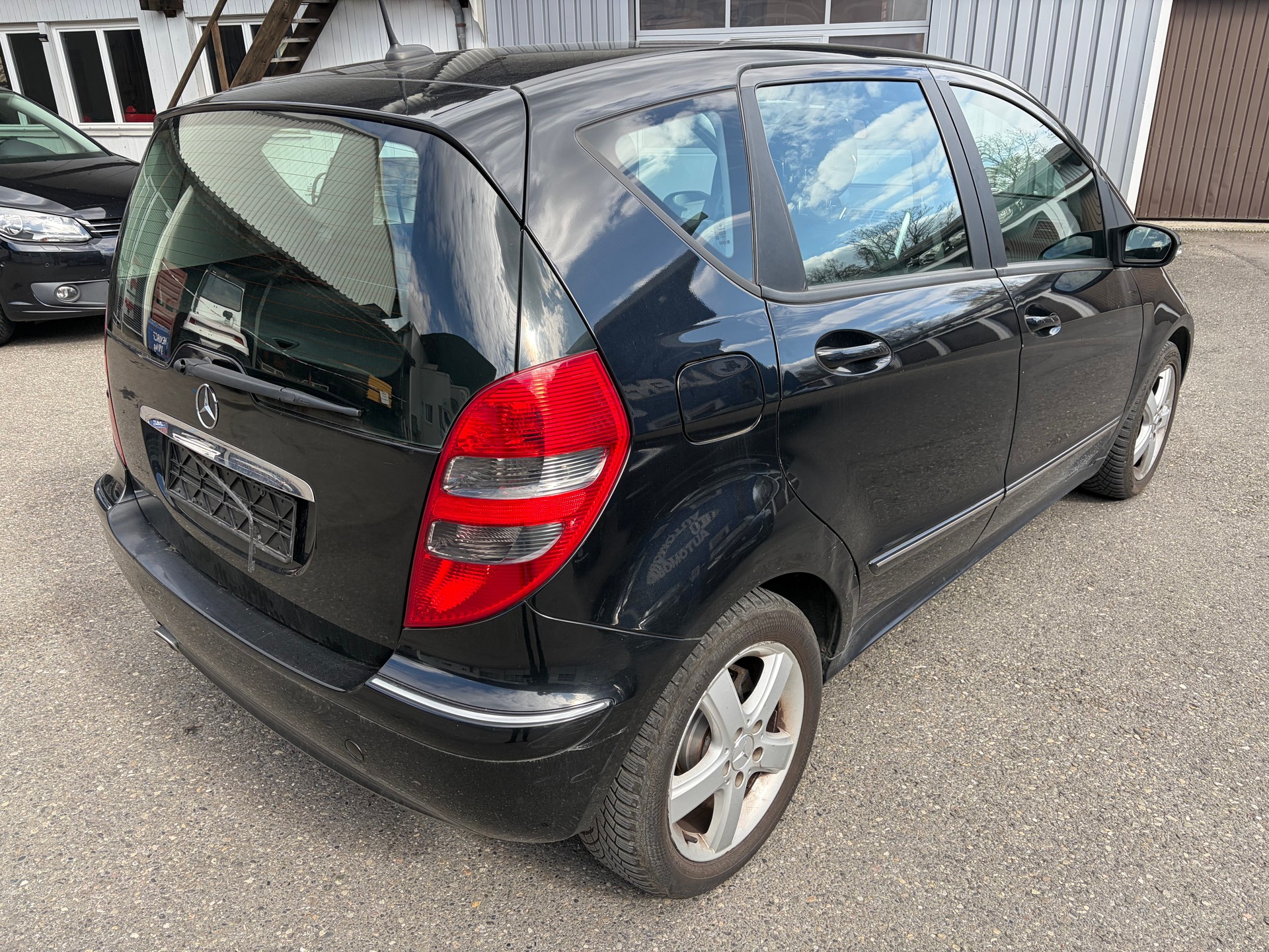 MERCEDES-BENZ A 180-image-4