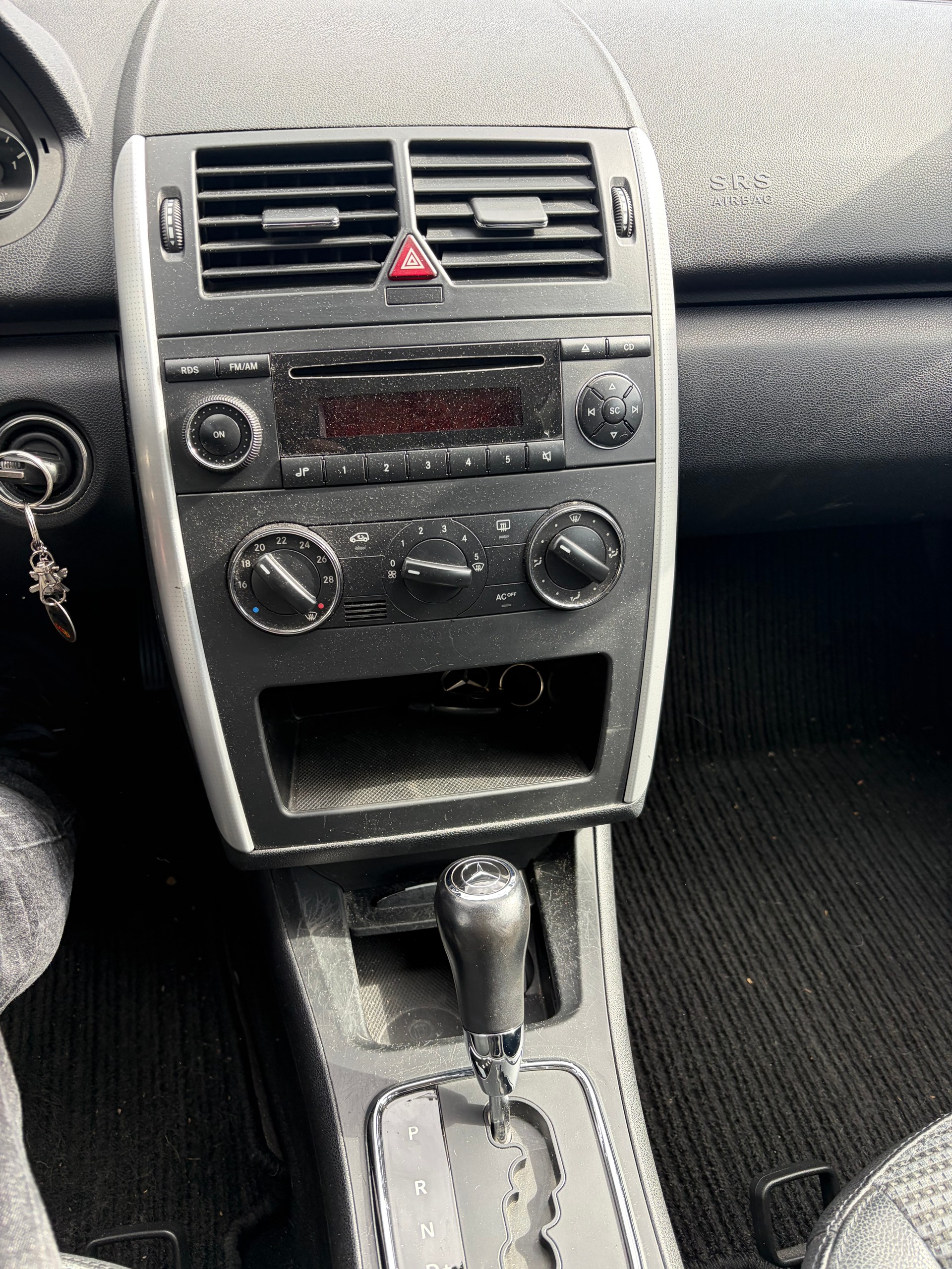 MERCEDES-BENZ A 180-image-7