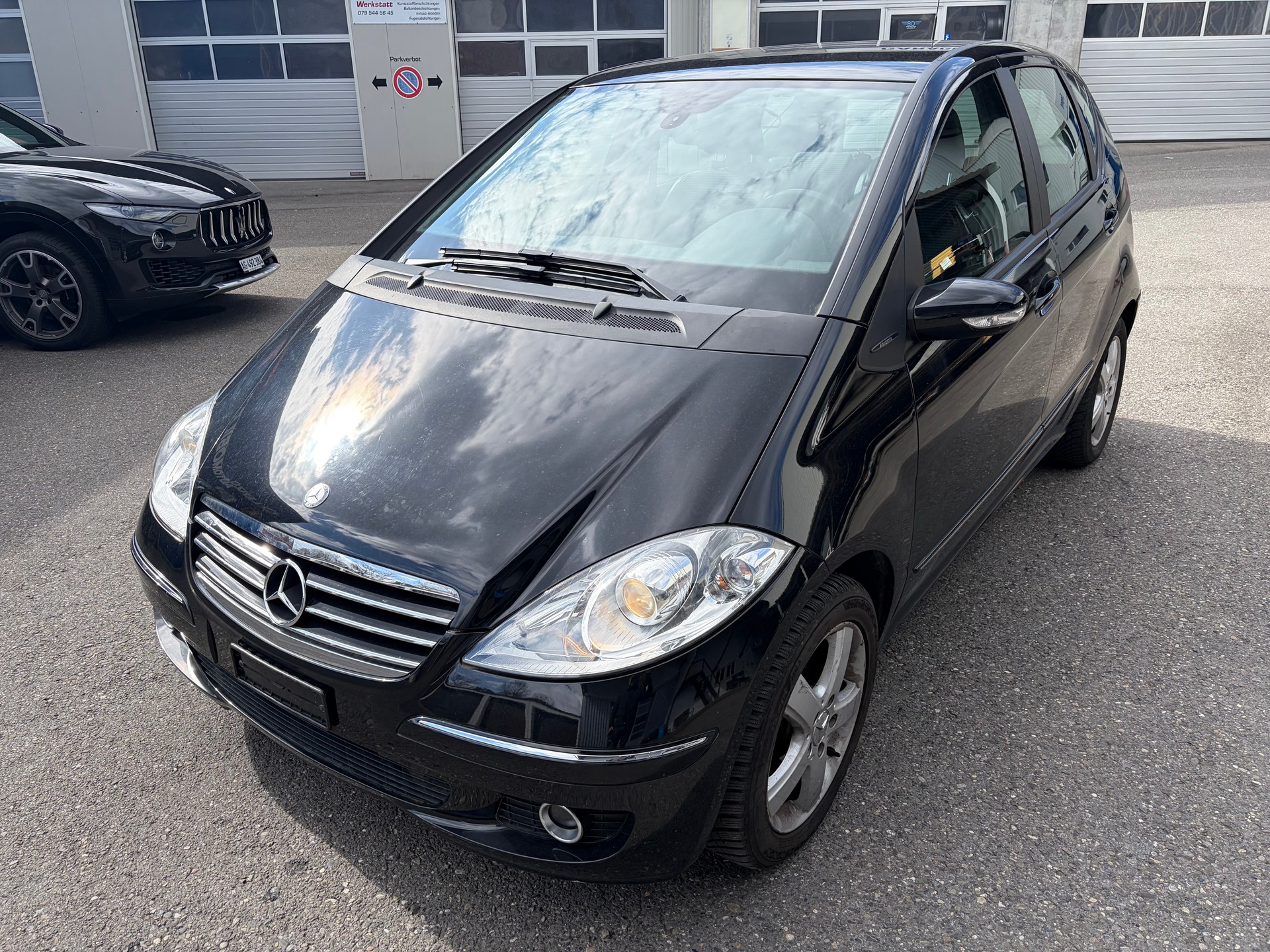 MERCEDES-BENZ A 180-image-2