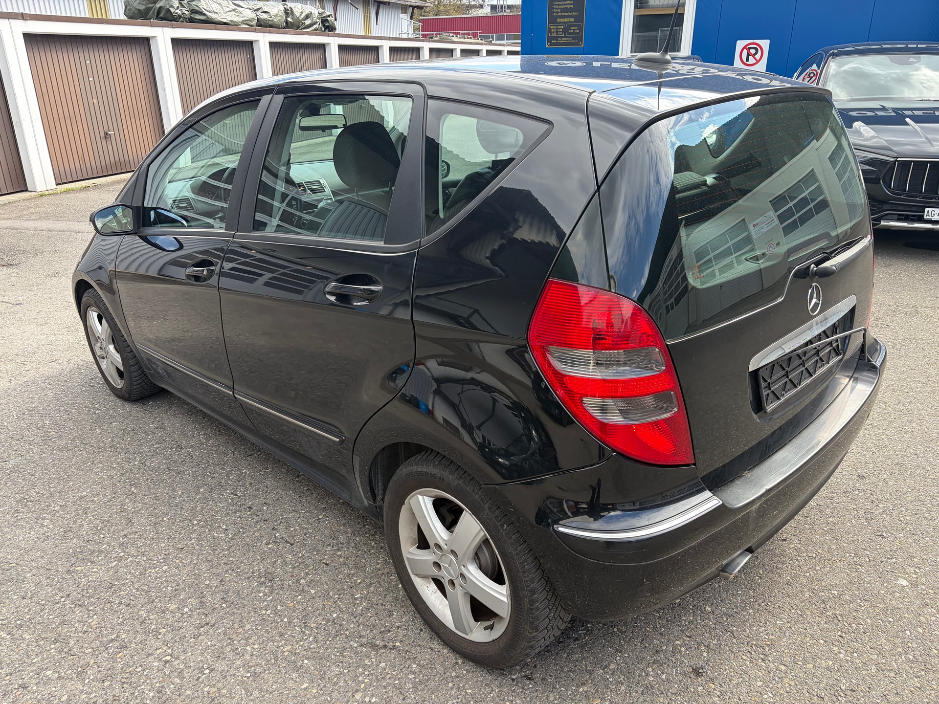 MERCEDES-BENZ A 180-image-5