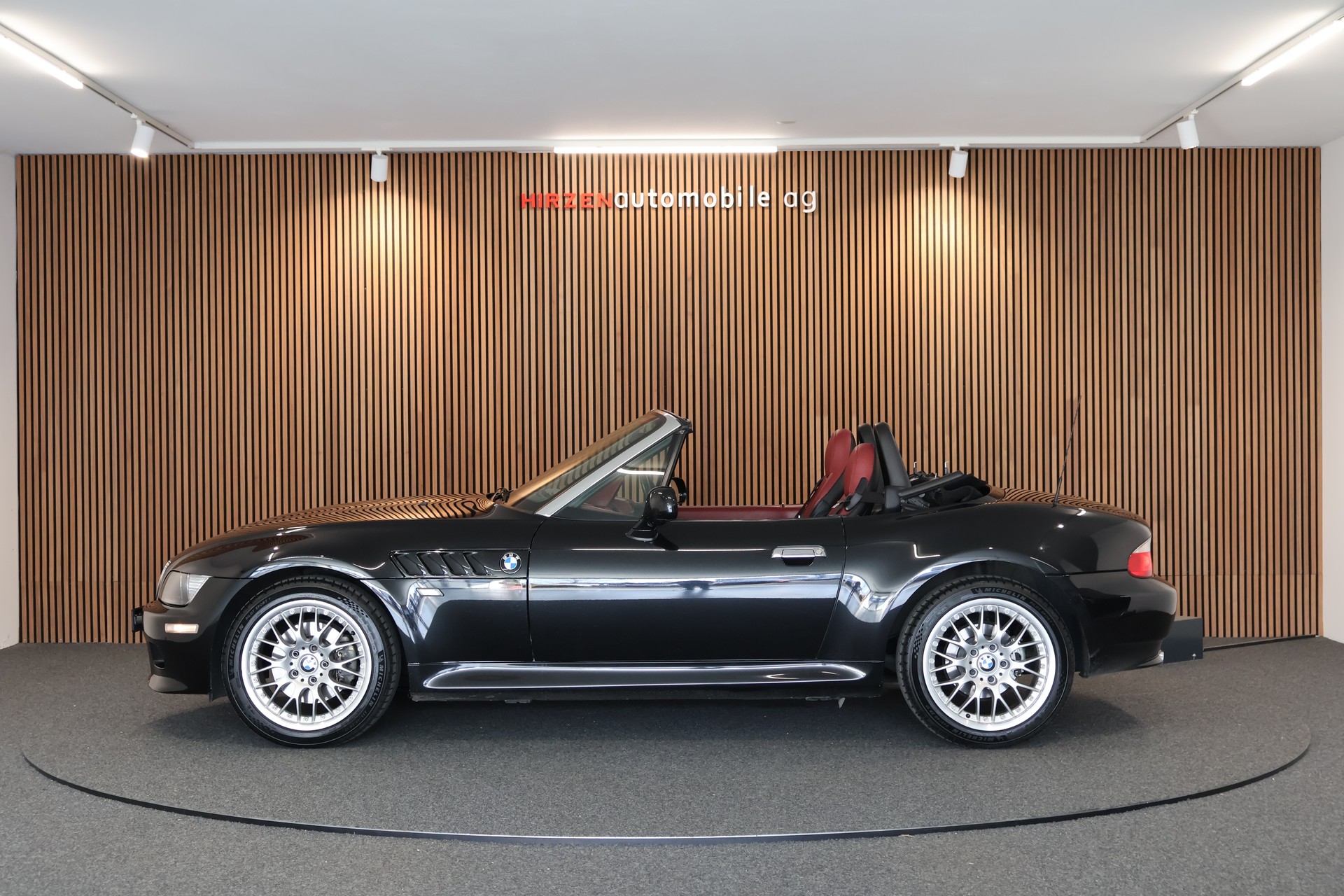BMW Z3 3.0i Roadster-showroom-element-3