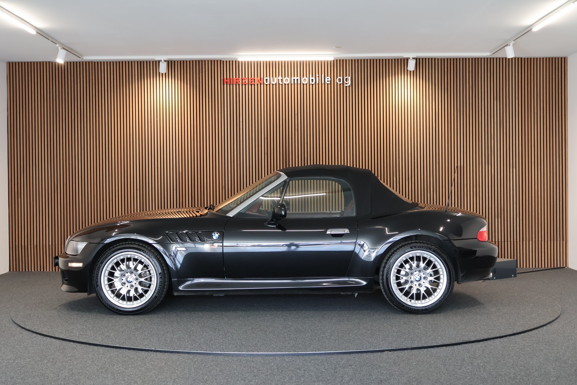 BMW Z3 3.0i Roadster-showroom-element-2