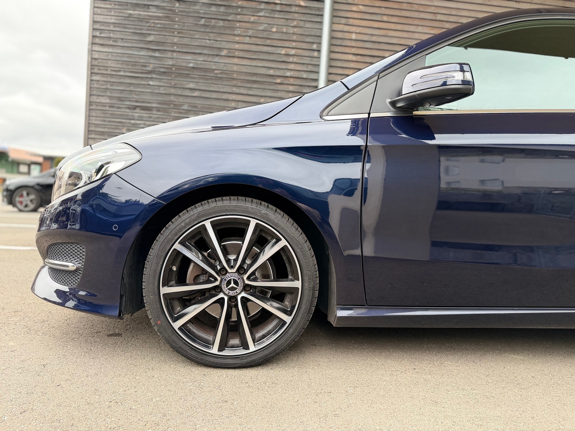 MERCEDES-BENZ B 180 Urban 7G-DCT-image-6