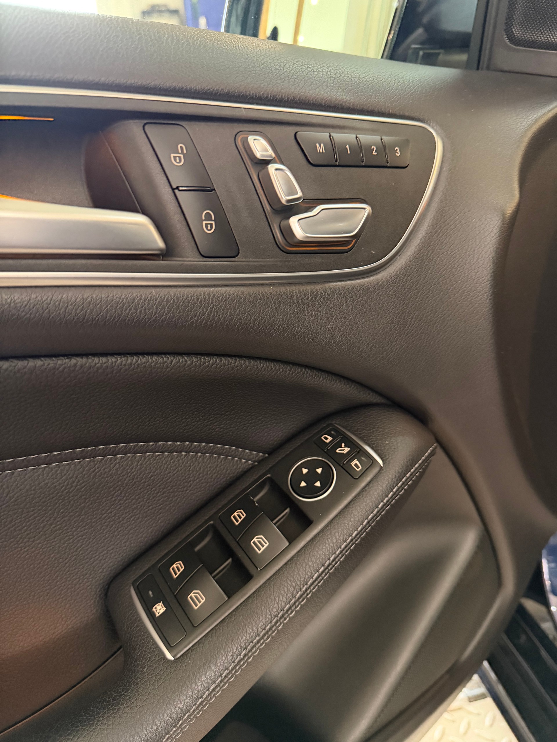 MERCEDES-BENZ B 180 Urban 7G-DCT-image-11