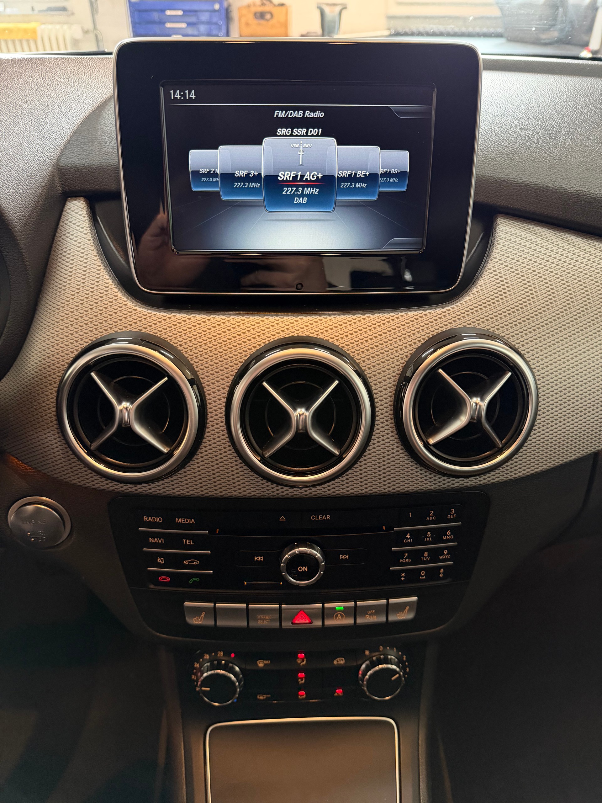 MERCEDES-BENZ B 180 Urban 7G-DCT-image-15