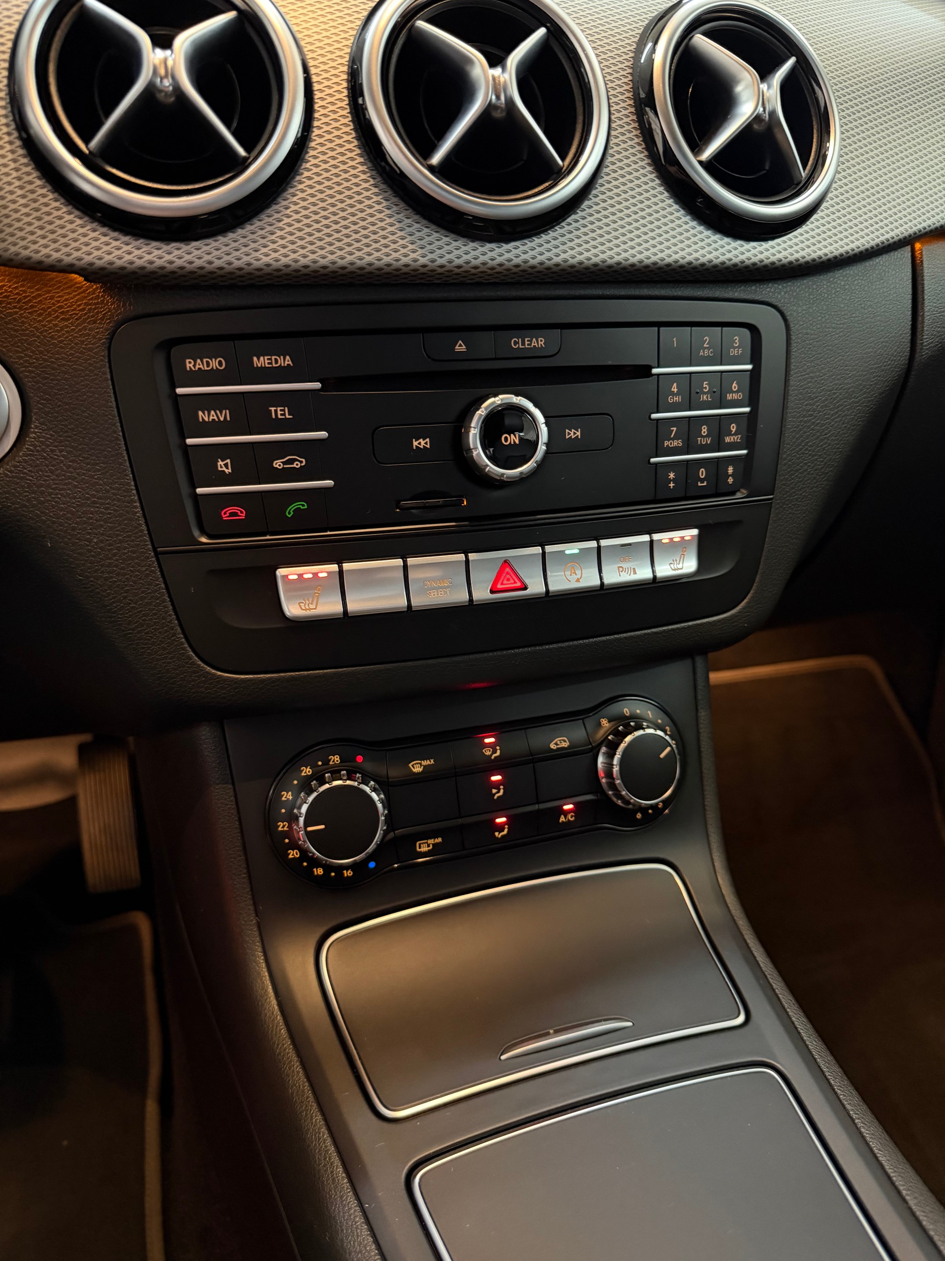 MERCEDES-BENZ B 180 Urban 7G-DCT-image-14