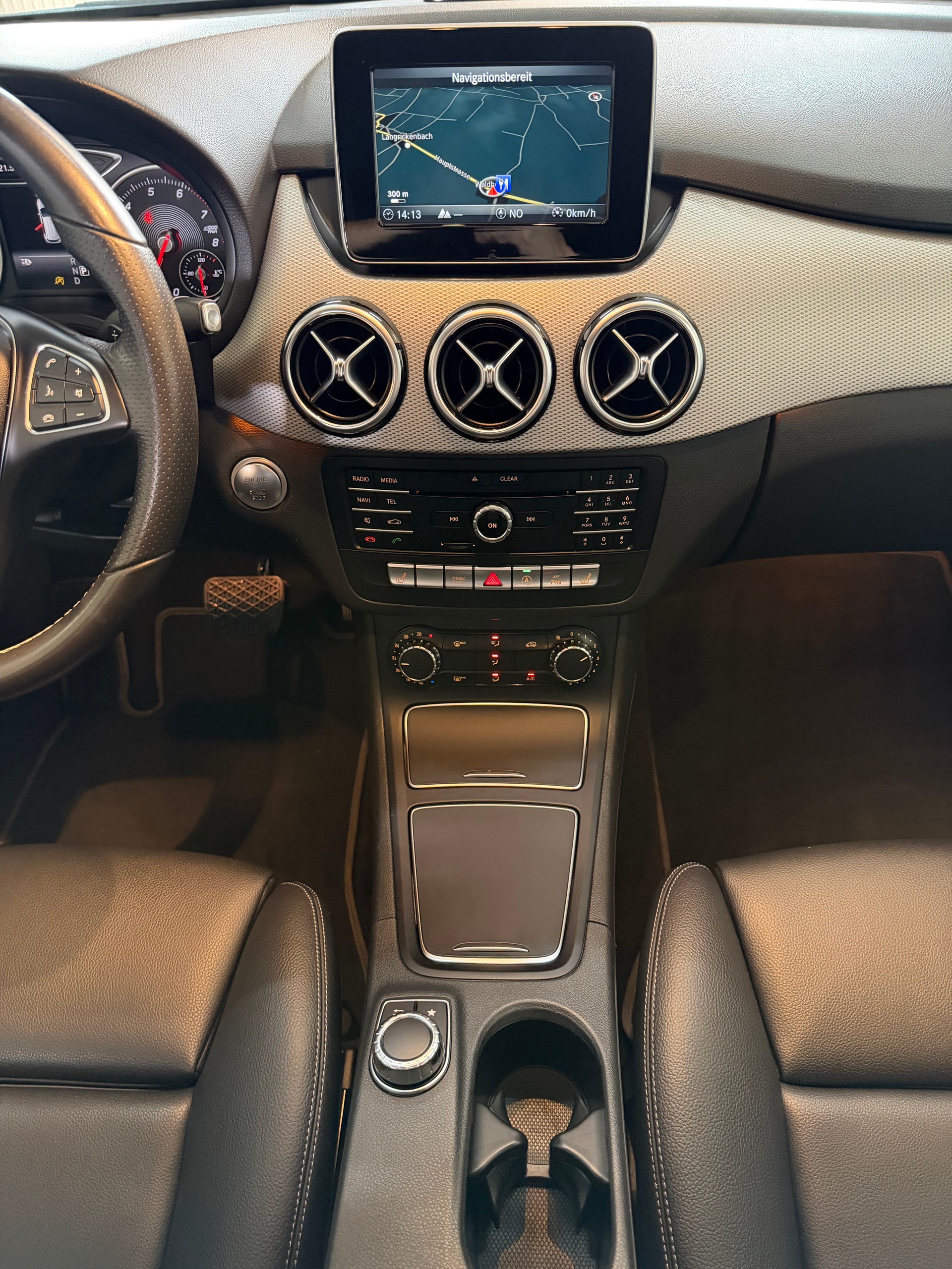 MERCEDES-BENZ B 180 Urban 7G-DCT-image-8