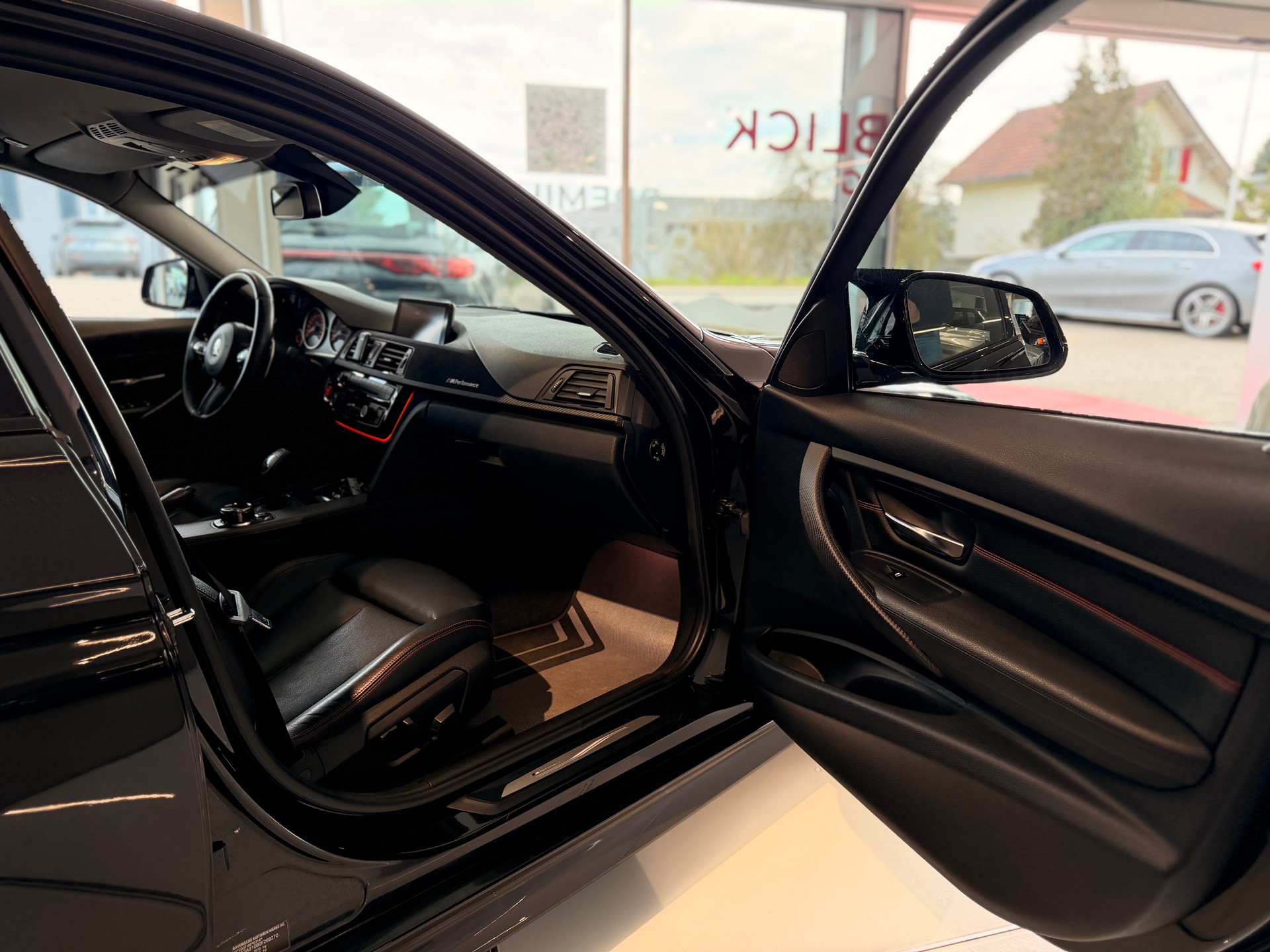 BMW 335i M-Sport-image-18