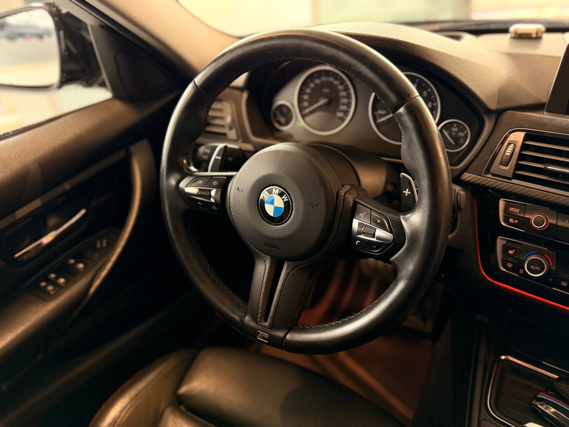 BMW 335i M-Sport-image-24