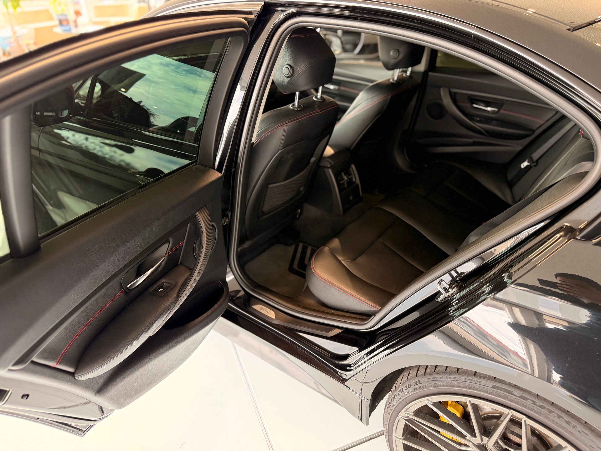 BMW 335i M-Sport-image-14