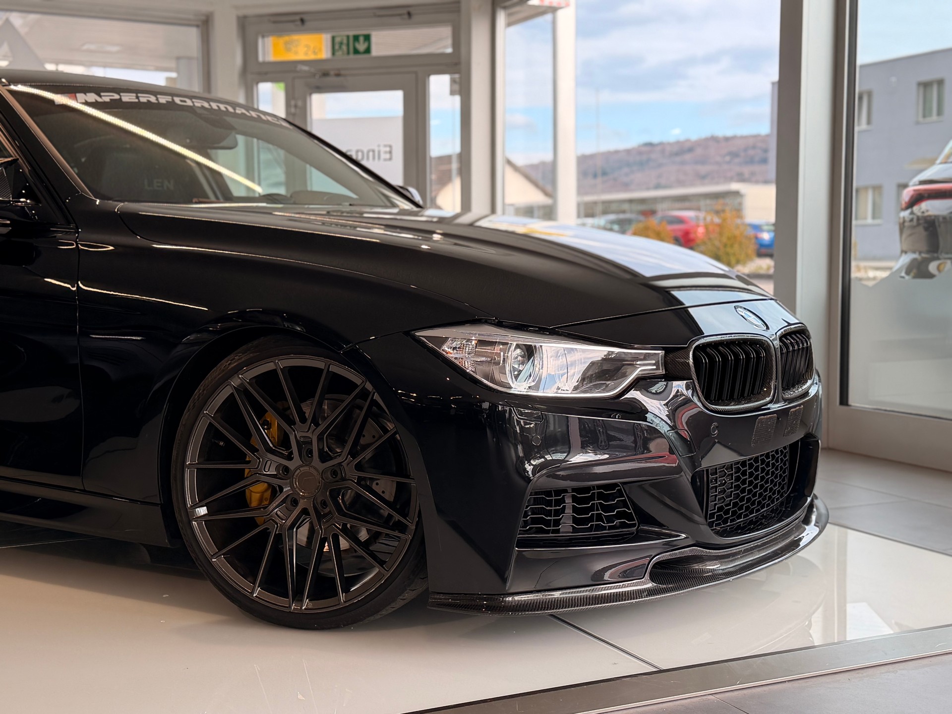 BMW 335i M-Sport-image-2