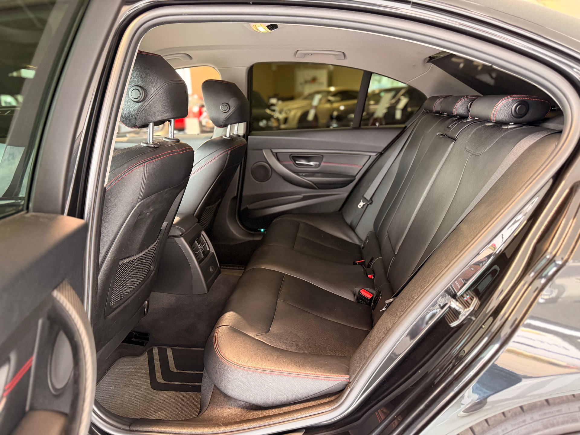 BMW 335i M-Sport-image-15