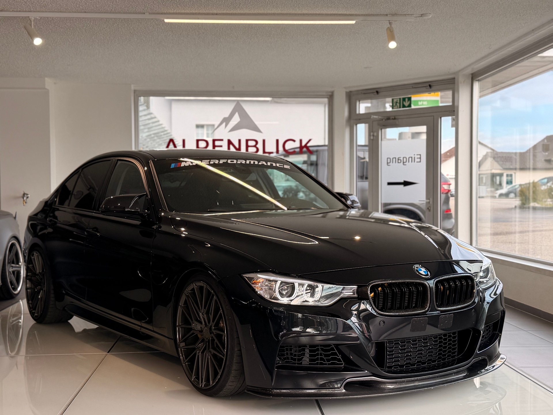 BMW 335i M-Sport-image-4