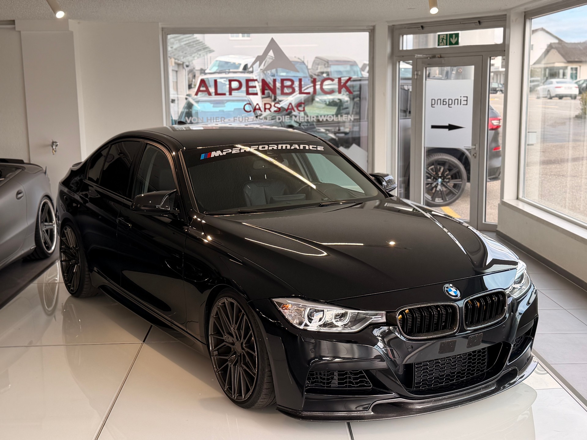 BMW 335i M-Sport-image-3