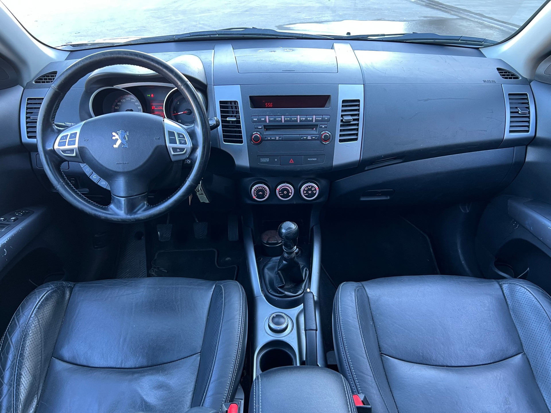 PEUGEOT 4007 2.2 HDi Dynamic-image-14