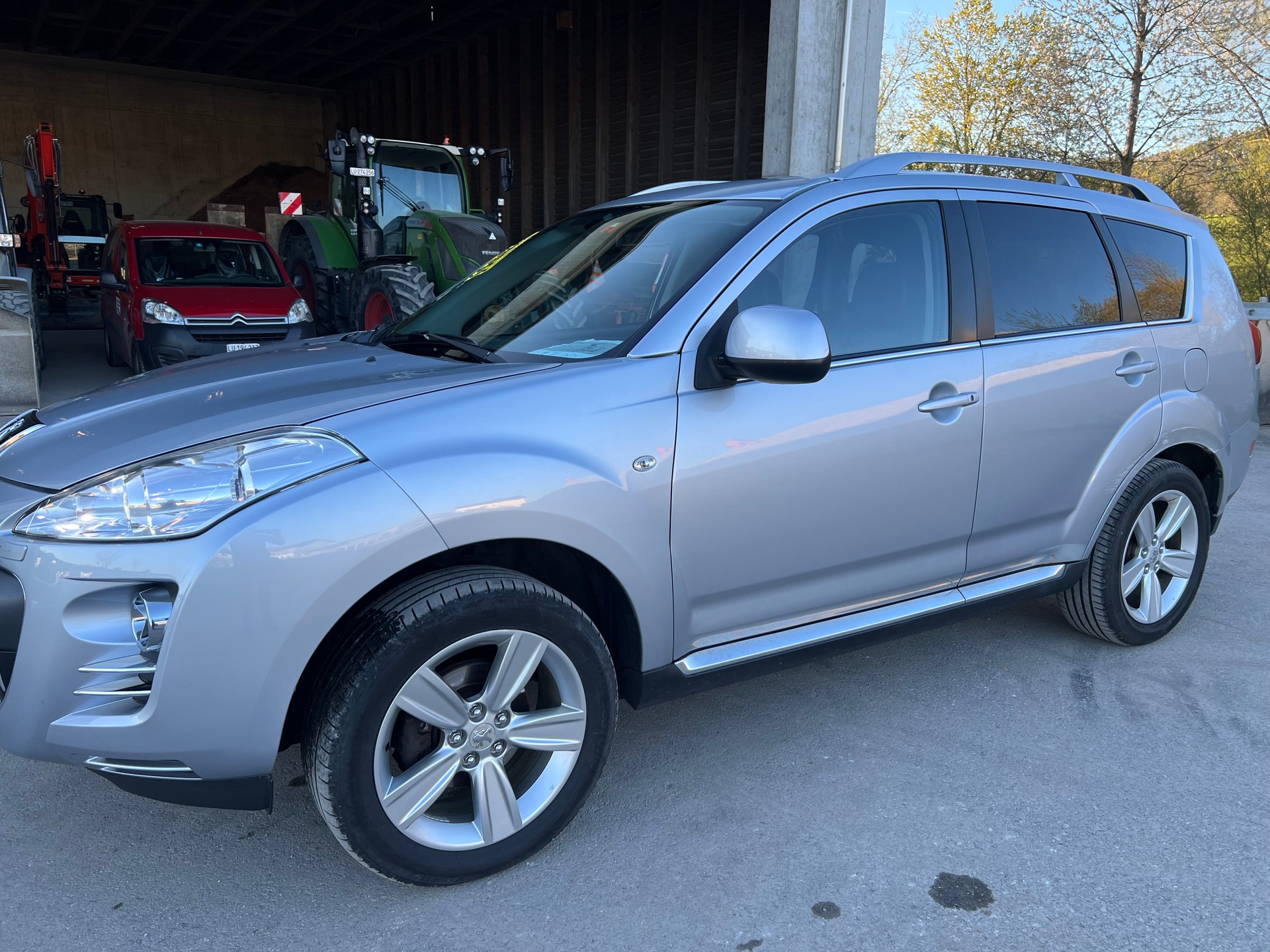 PEUGEOT 4007 2.2 HDi Dynamic-image-1