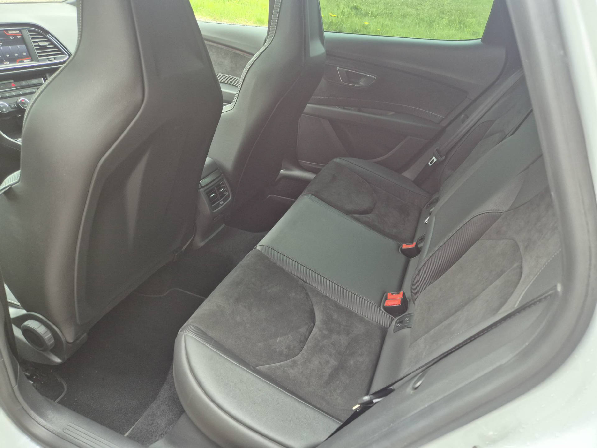 SEAT Leon 2.0 TSI 300 Cupra DSG-image-14