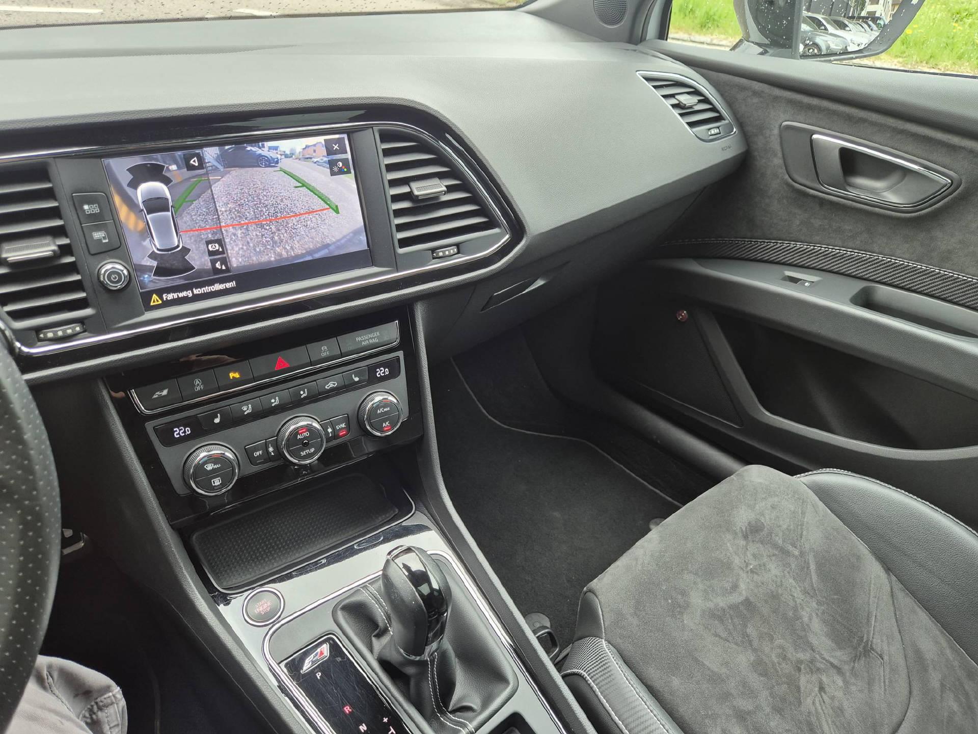 SEAT Leon 2.0 TSI 300 Cupra DSG-image-11
