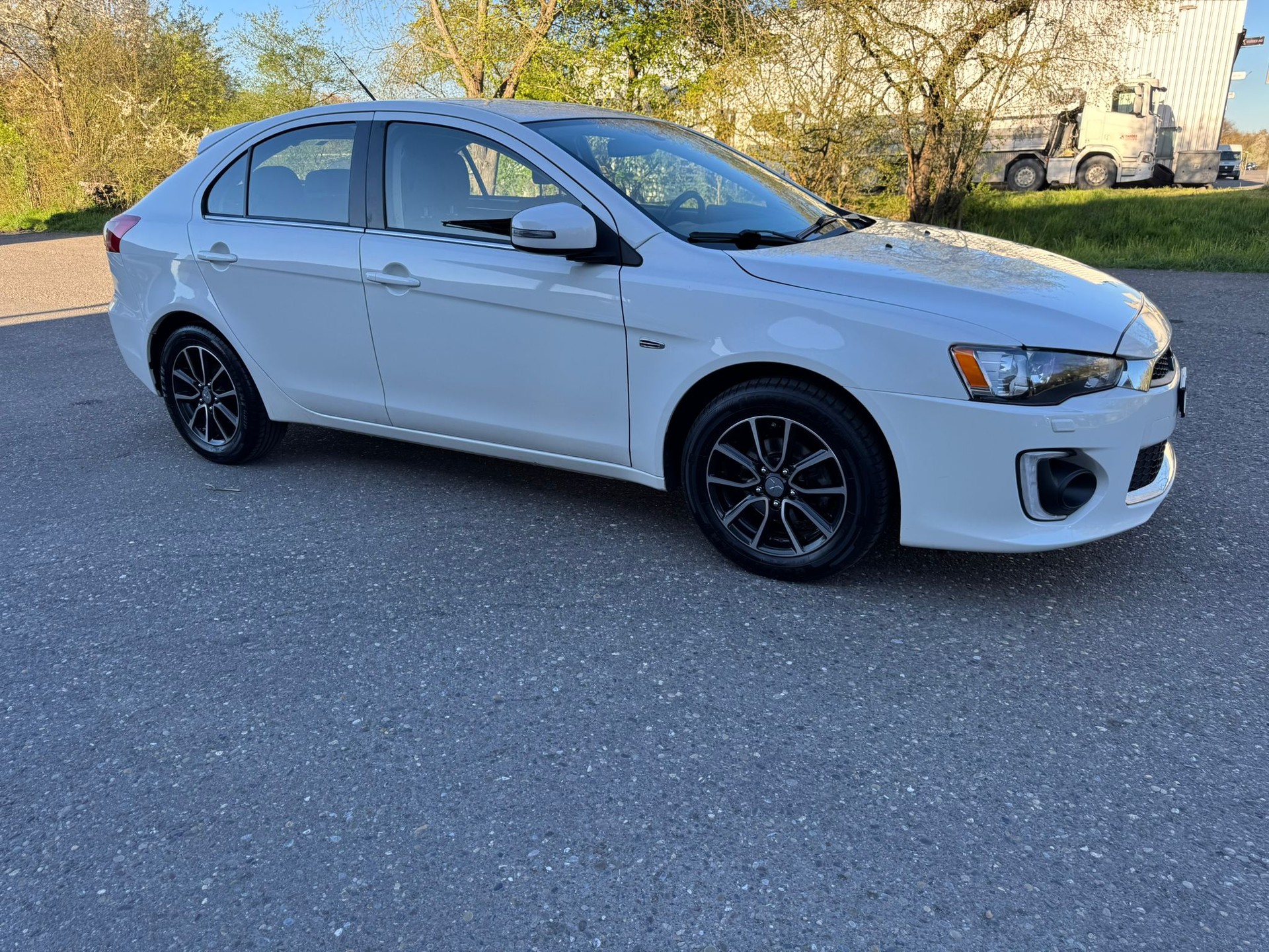 MITSUBISHI Lancer Sportback 1.8 Style CVT-showroom-element-2
