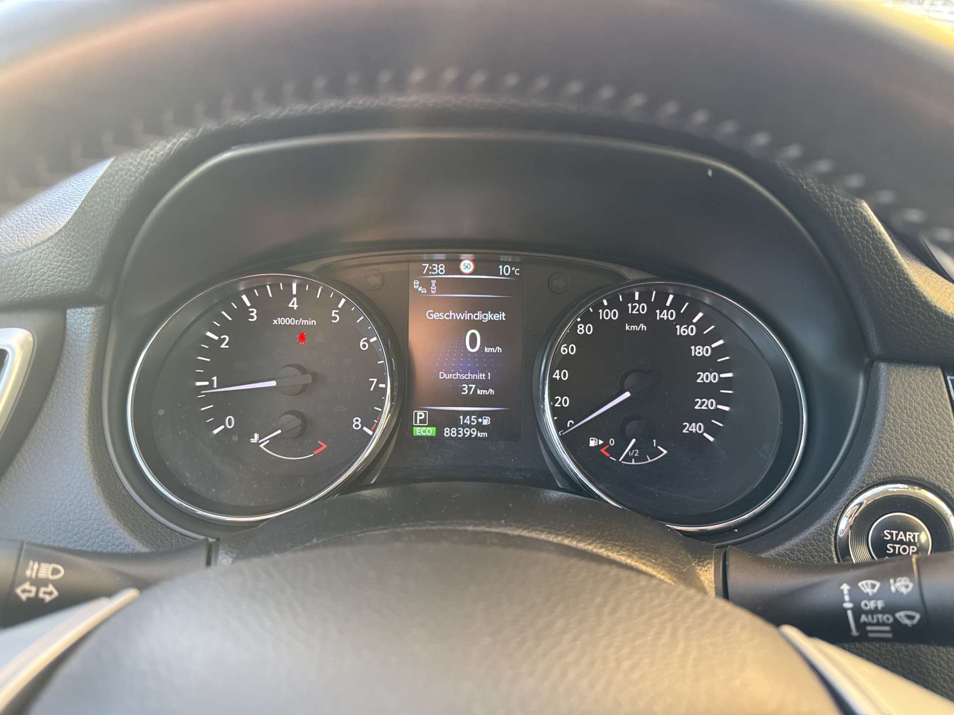 NISSAN Qashqai 1.2 DIG-T N-Connecta Xtronic CVT-Automat-image-11
