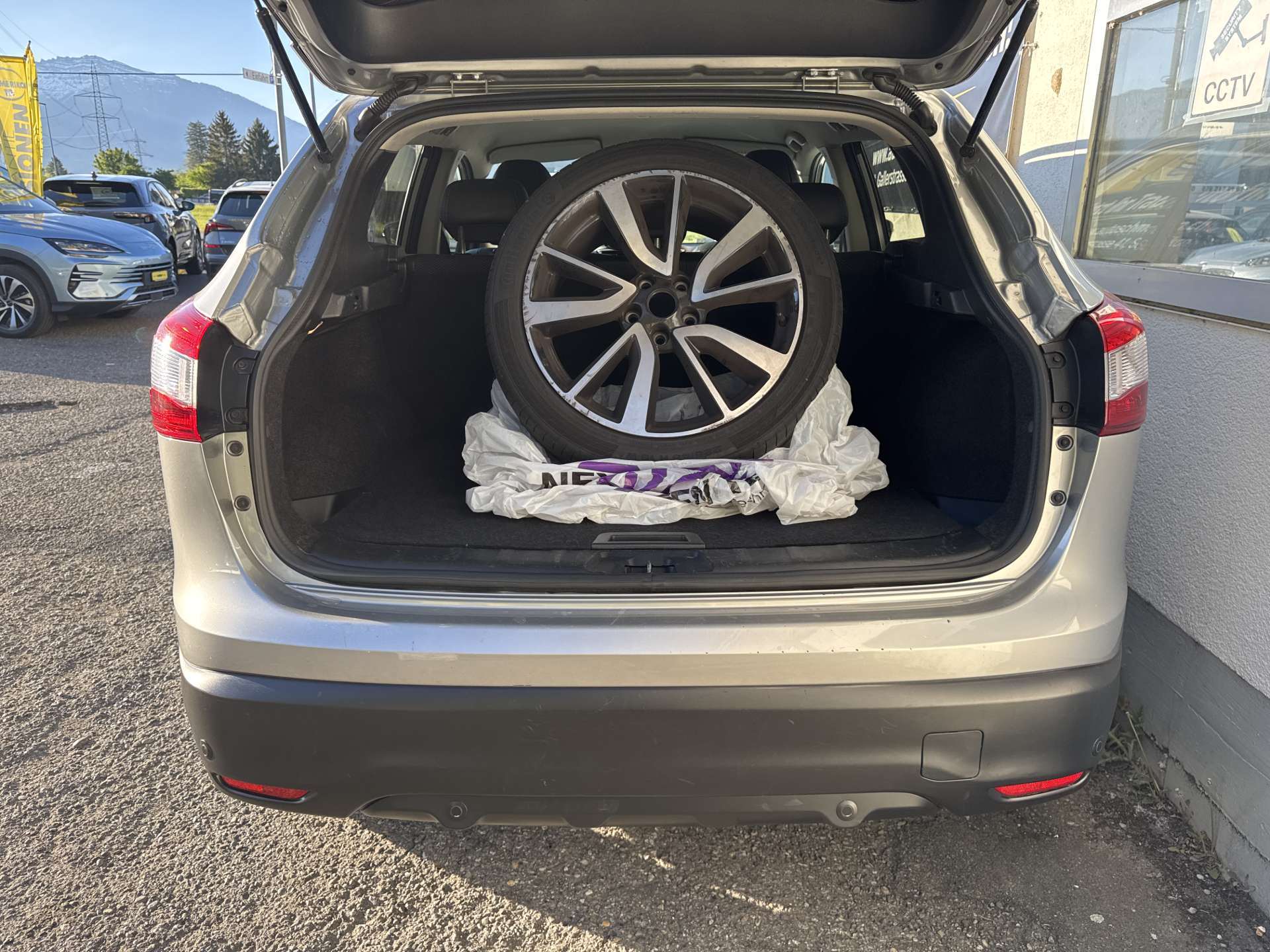 NISSAN Qashqai 1.2 DIG-T N-Connecta Xtronic CVT-Automat-image-8