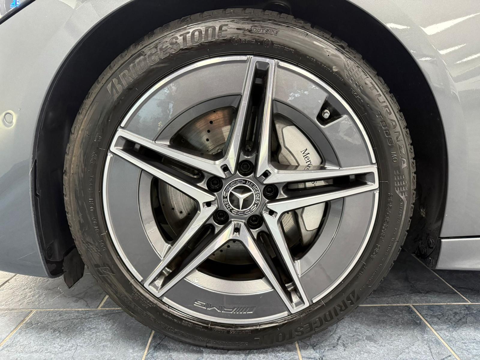MERCEDES-BENZ C 300 4Matic AMG Line-image-28