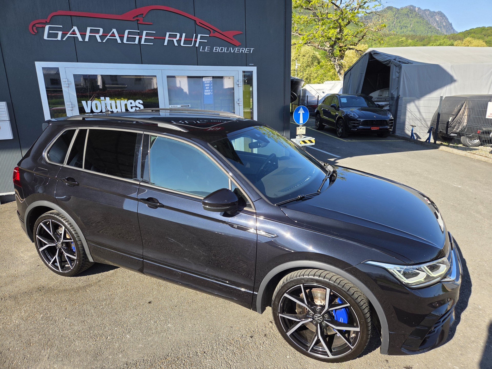 VW Tiguan 2.0TSI R 4Motion DSG-image-7